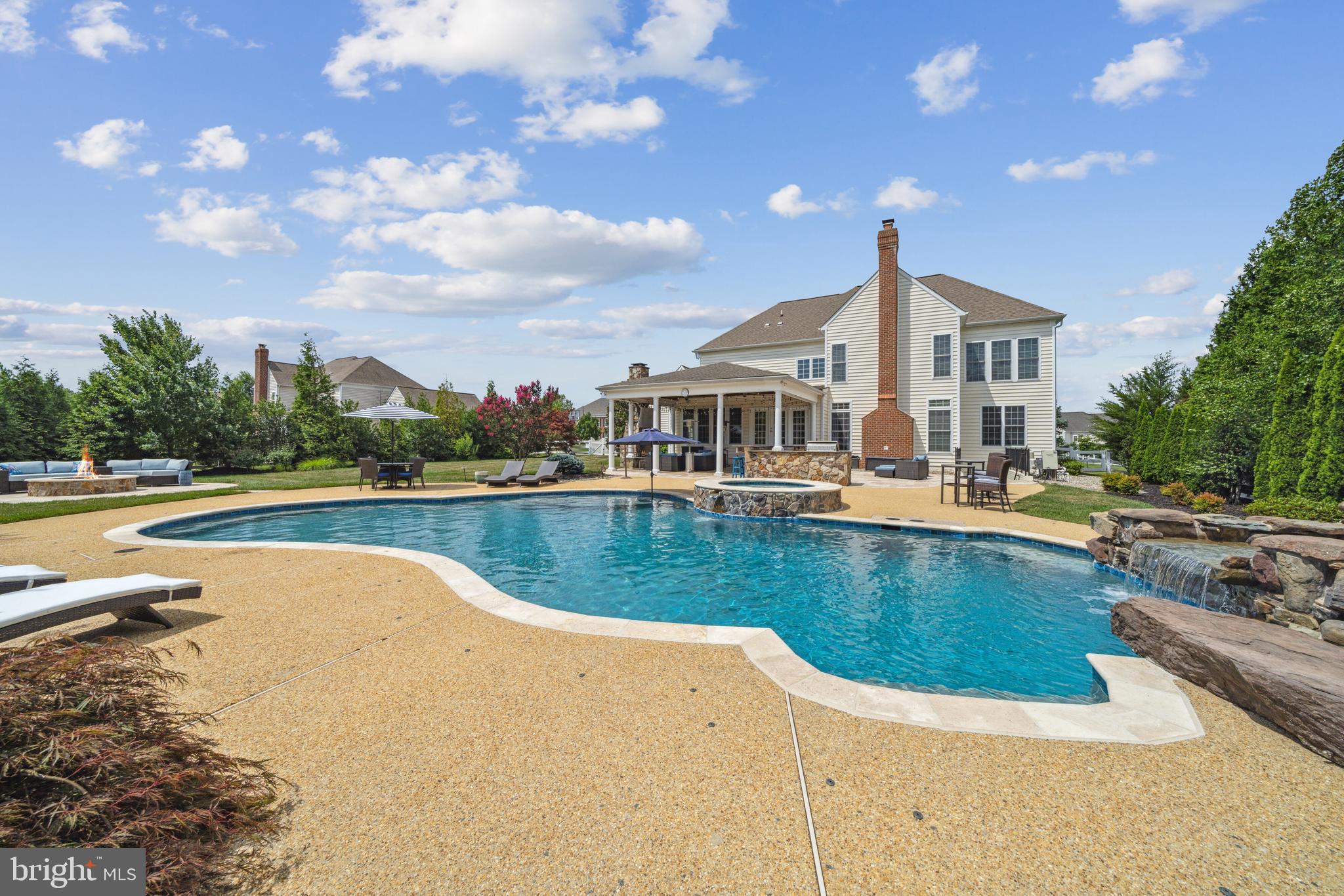 RED CEDAR - Residential