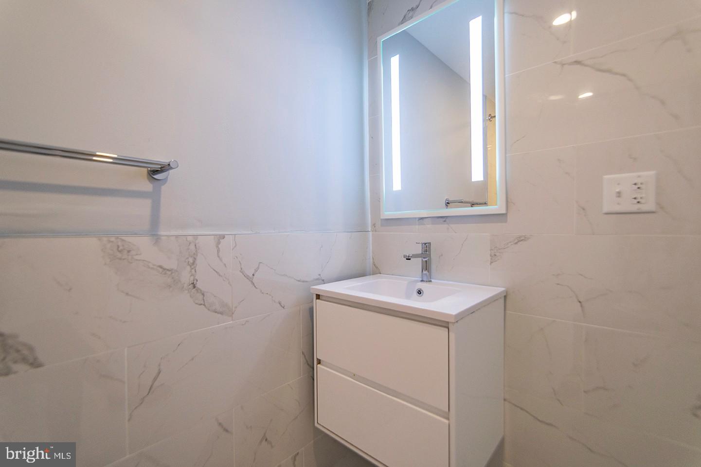 WASHINGTON SQ WEST - Residential Lease