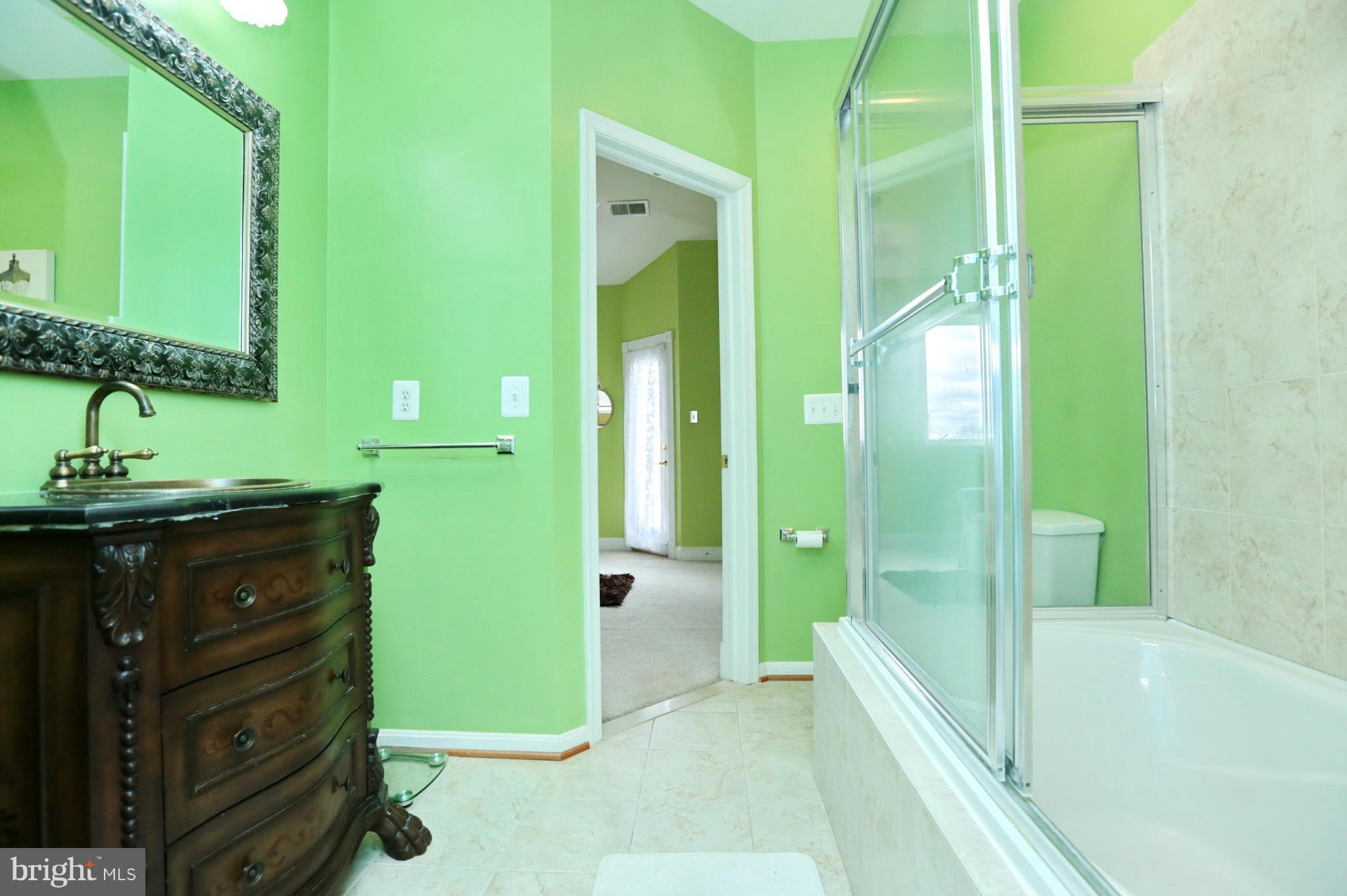 CENTENNIAL COMMONS - Residential Lease