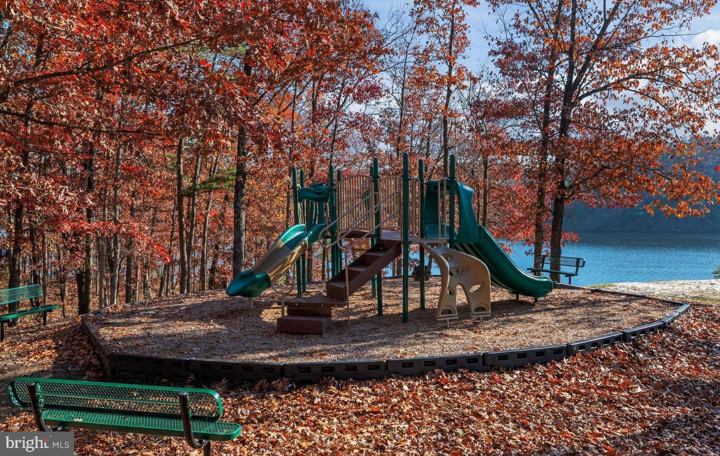 LAKE HOLIDAY ESTATES - Residential