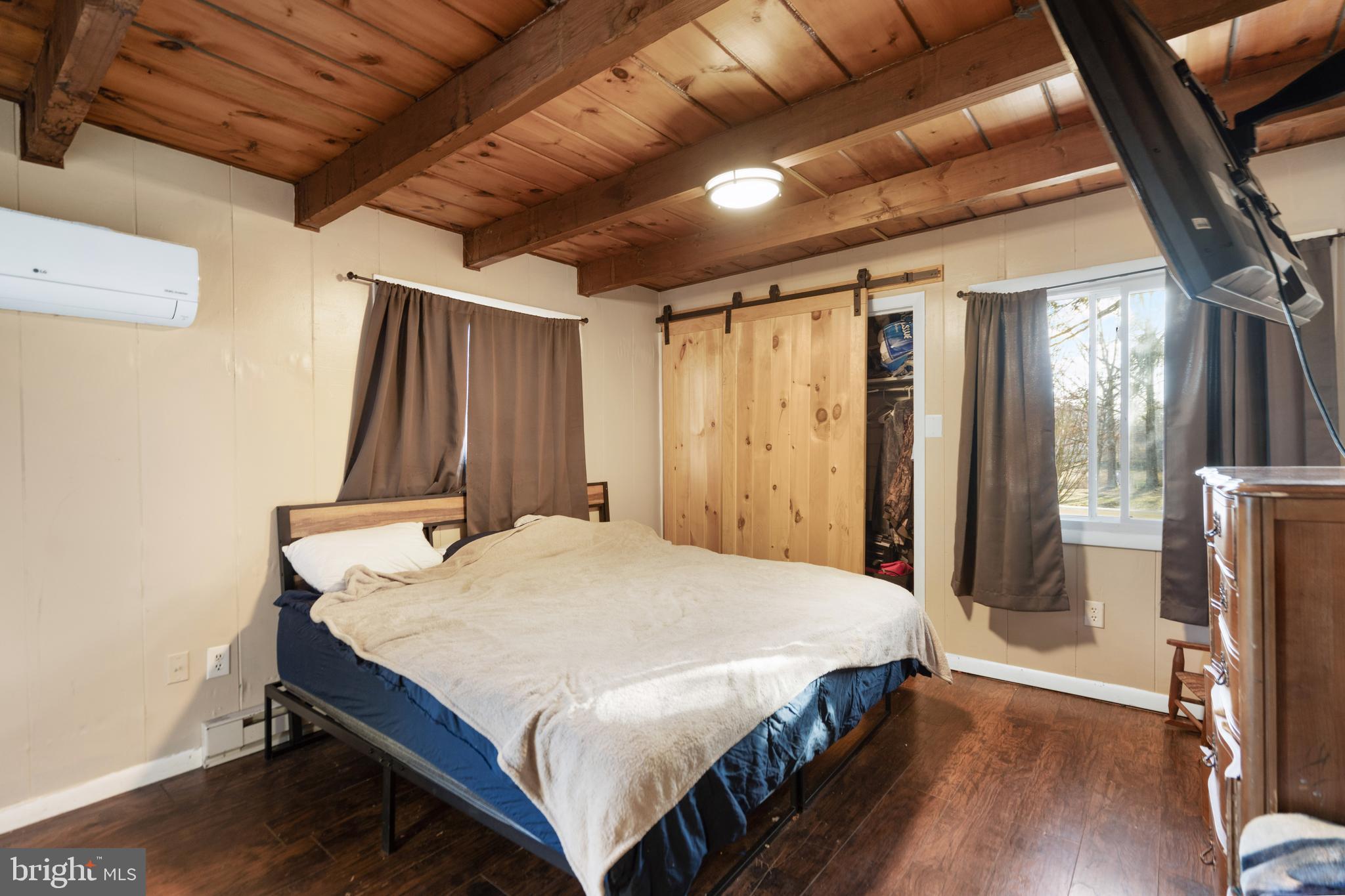 LAKE HOLIDAY ESTATES - Residential