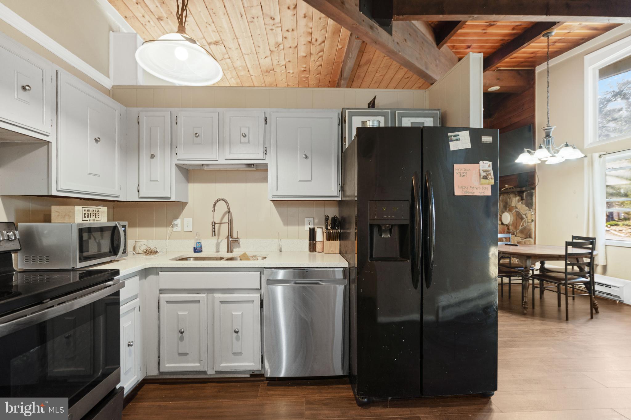 LAKE HOLIDAY ESTATES - Residential