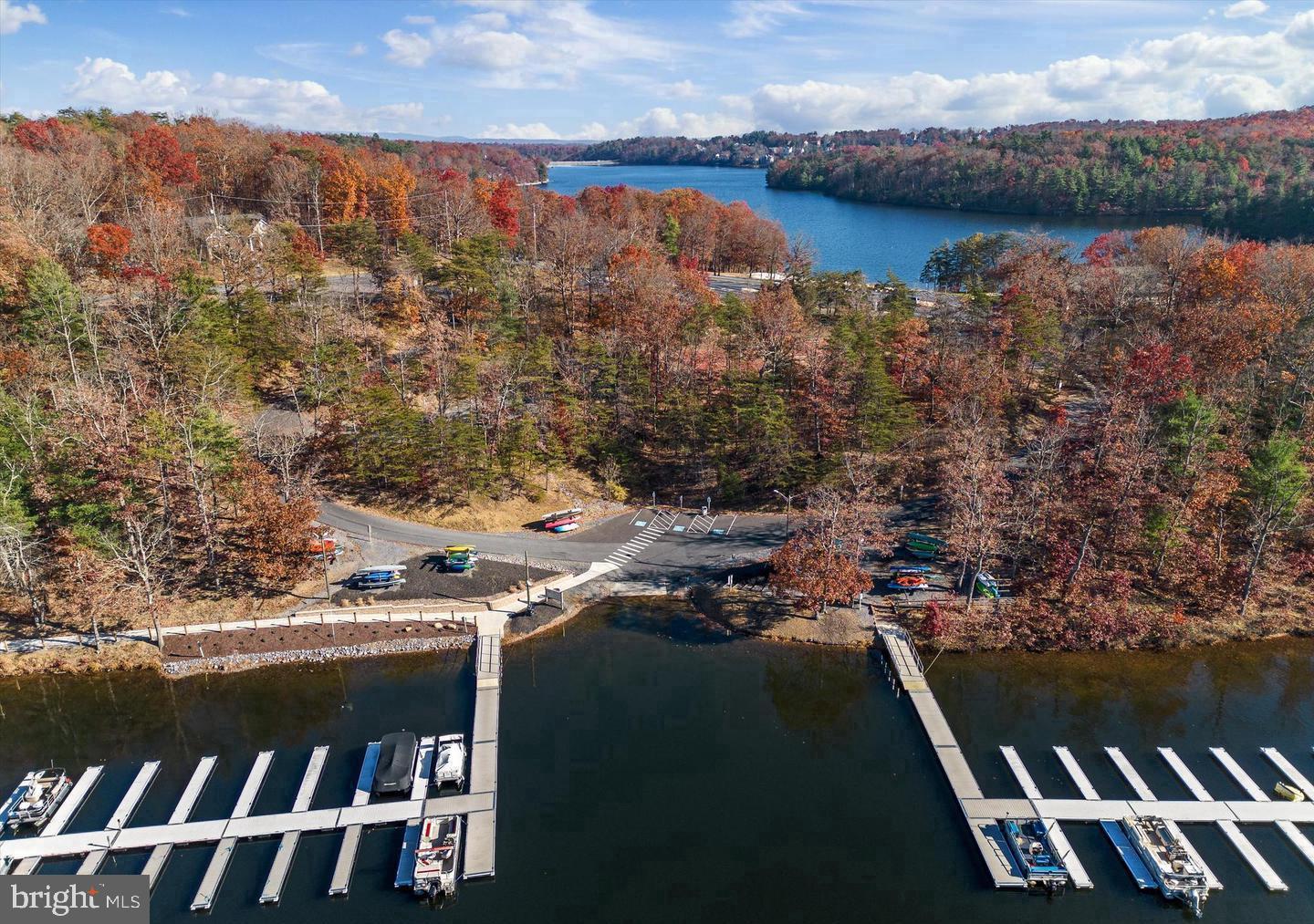 LAKE HOLIDAY ESTATES - Residential