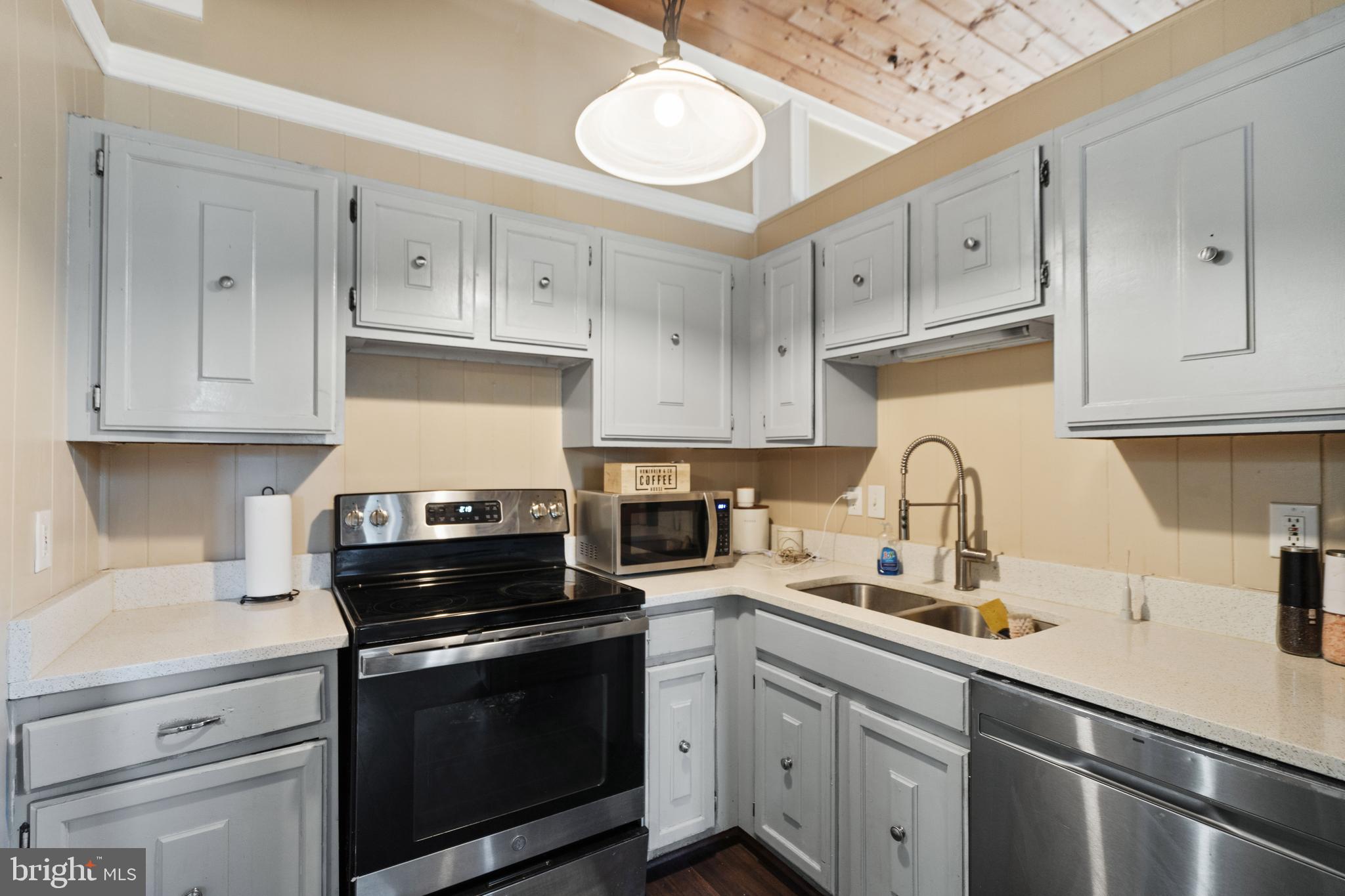 LAKE HOLIDAY ESTATES - Residential