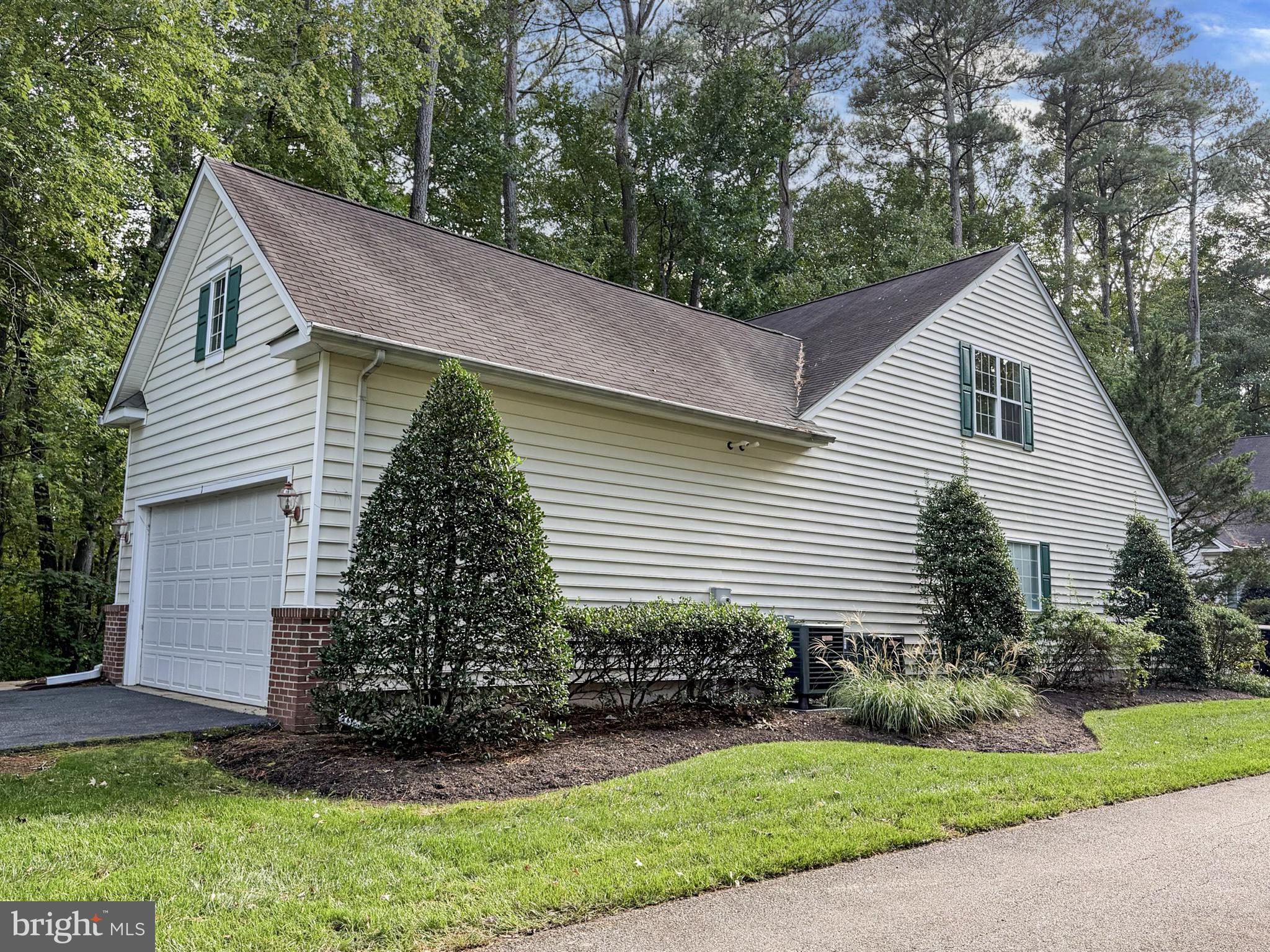 1 FREEPORT LANE