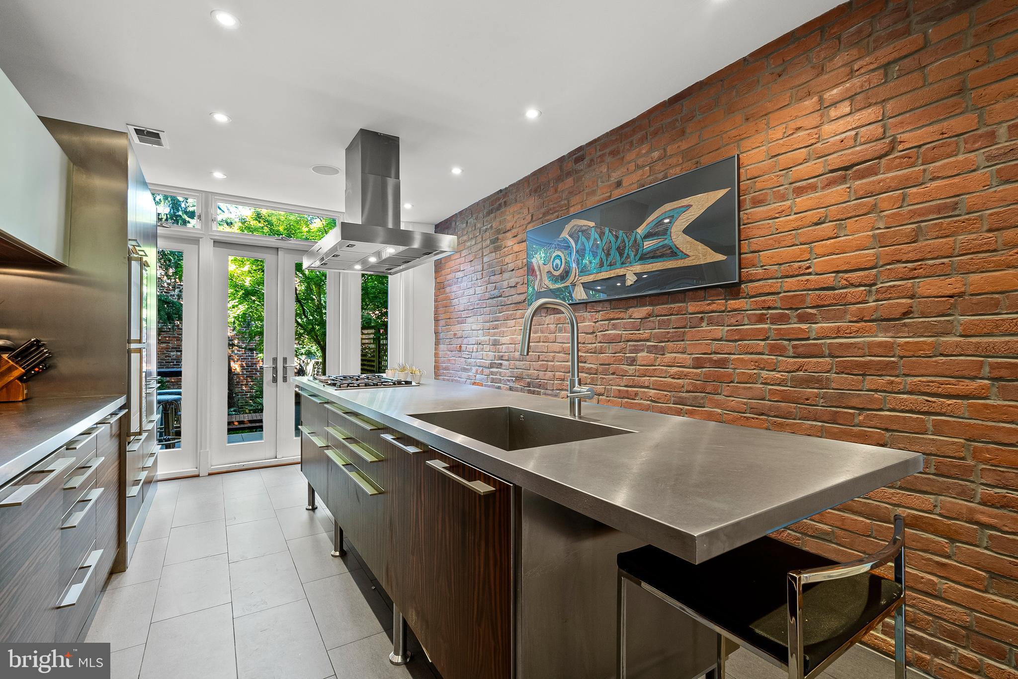 LOGAN CIRCLE - Residential
