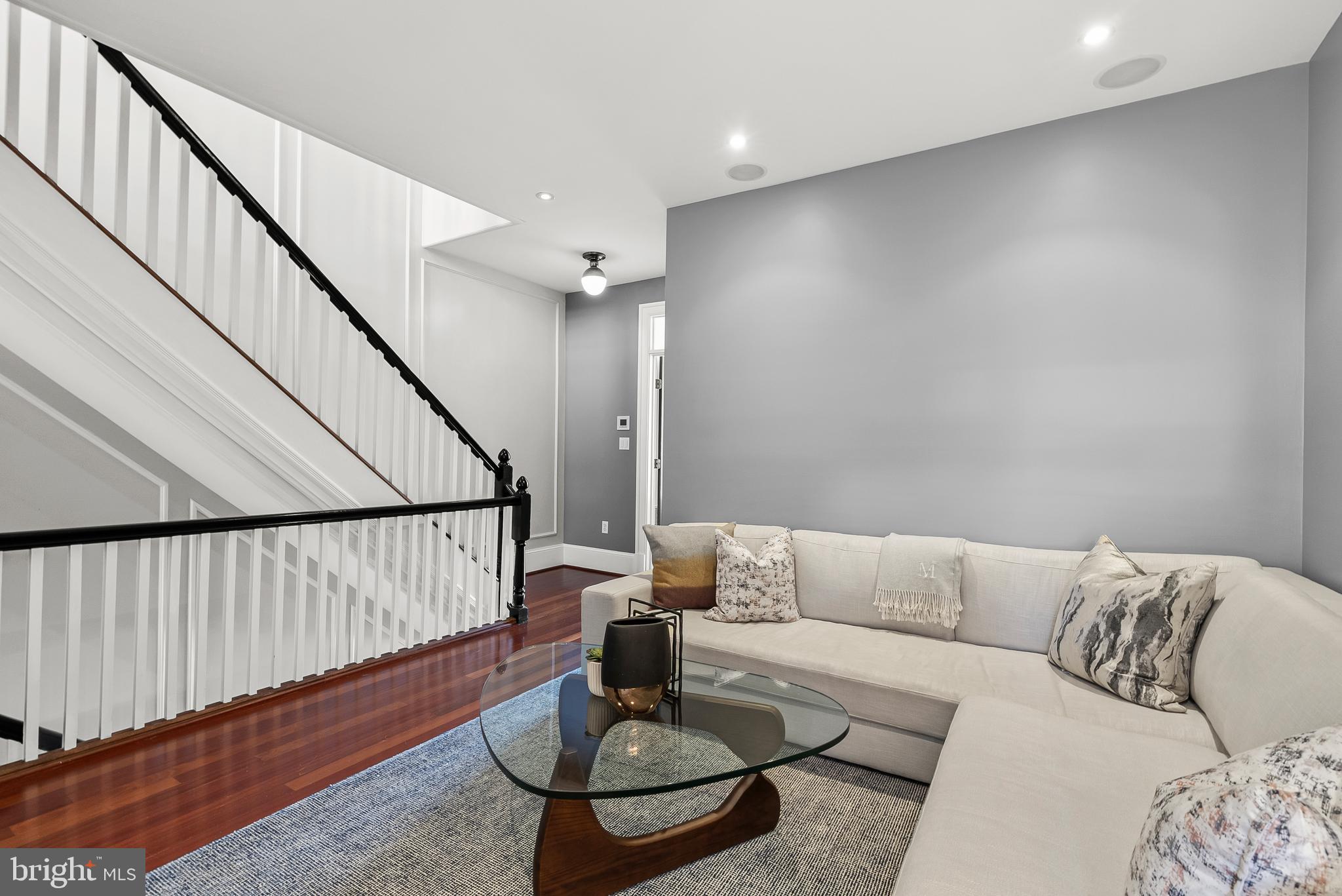 LOGAN CIRCLE - Residential