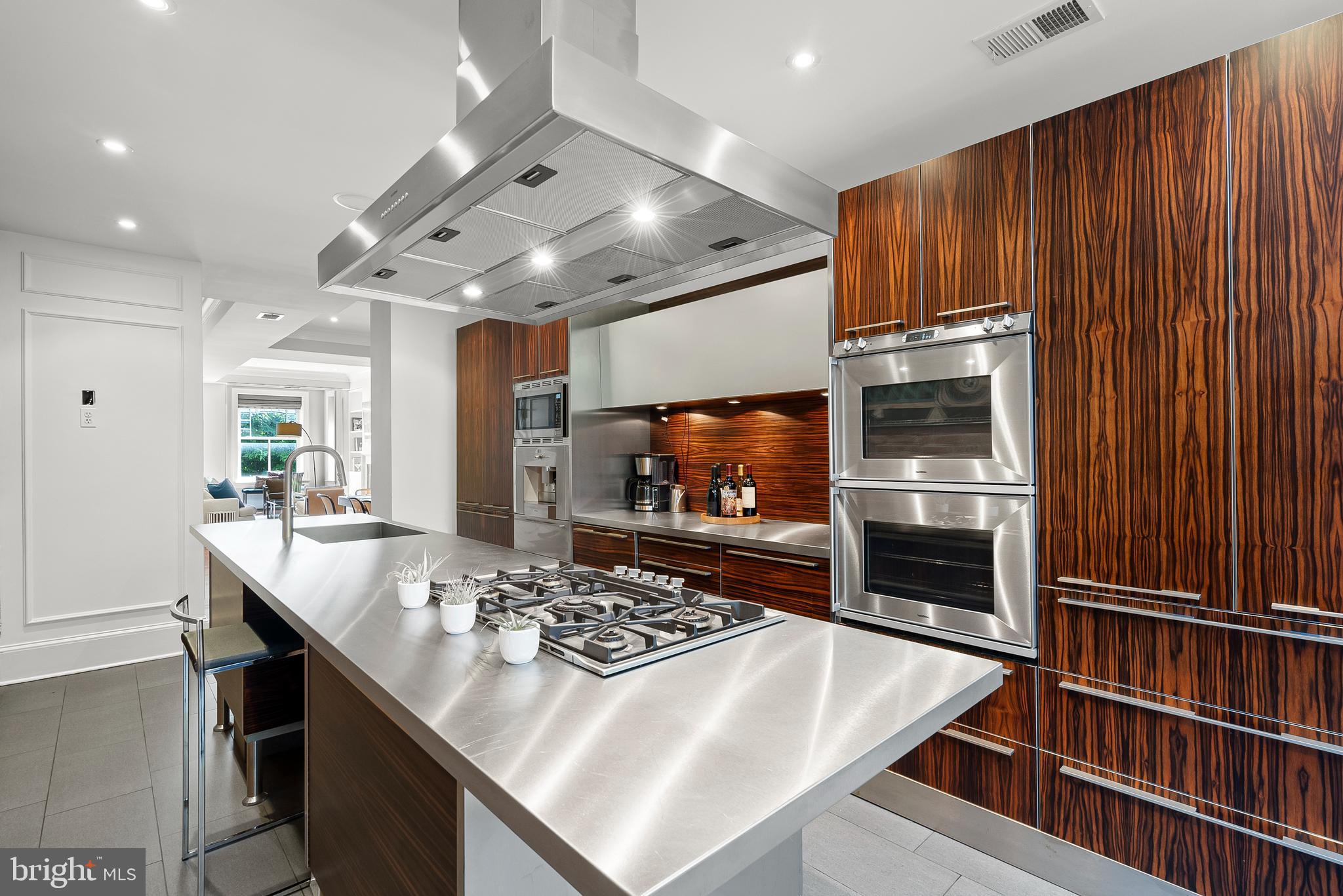 LOGAN CIRCLE - Residential