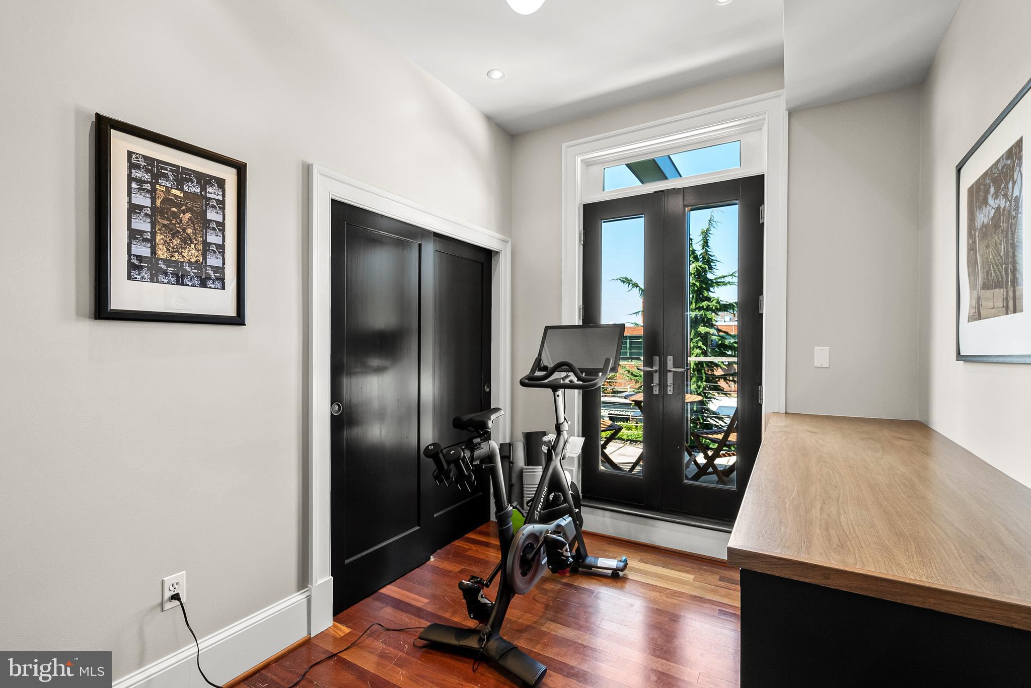 LOGAN CIRCLE - Residential