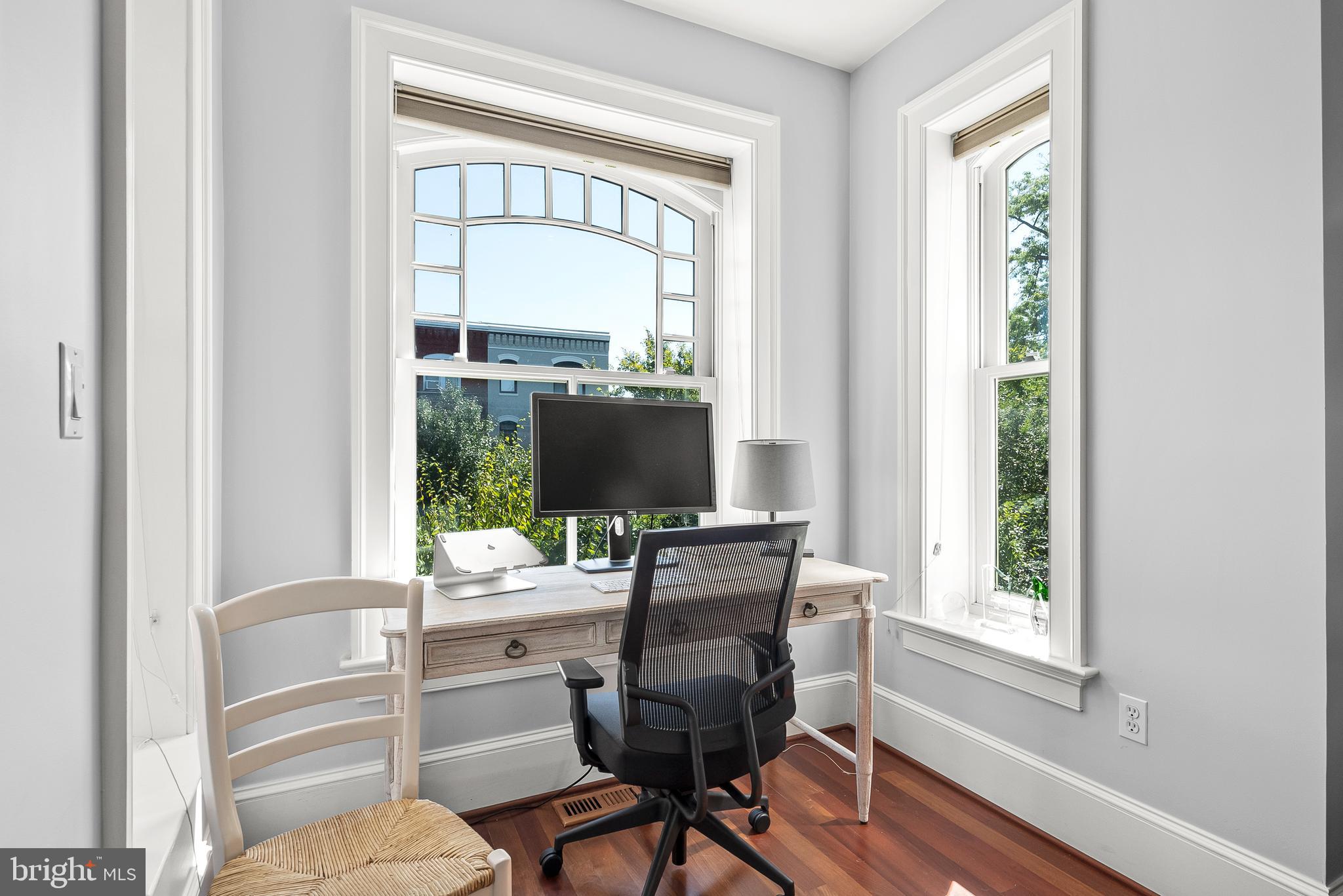 LOGAN CIRCLE - Residential