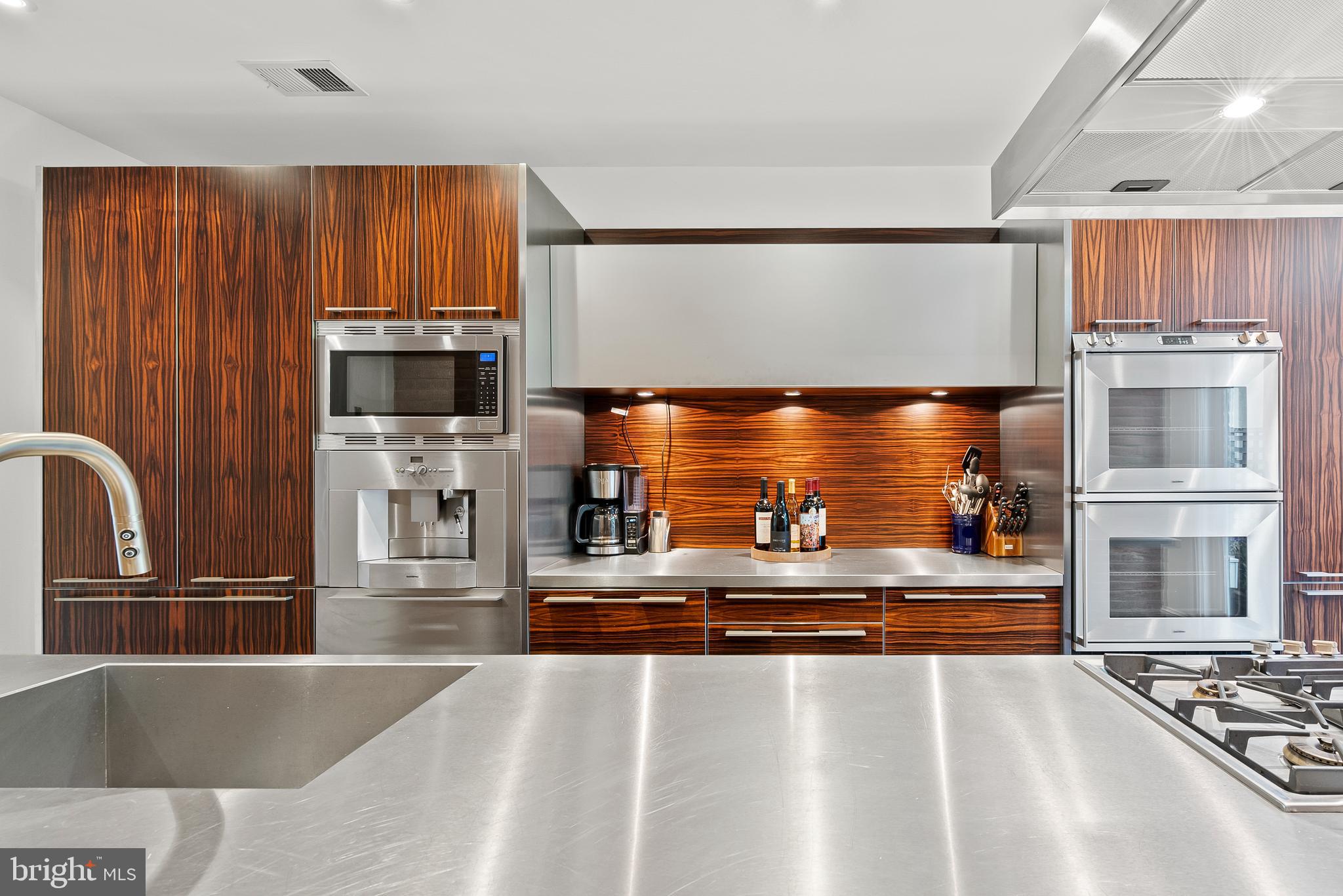 LOGAN CIRCLE - Residential