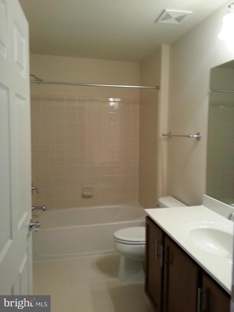 GOOSE CREEK VILLAGE - Residential Lease