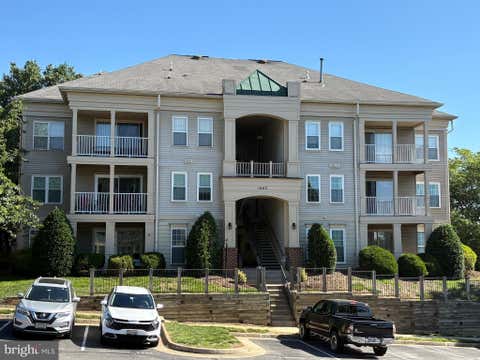 Photo of 1067 Gardenview Loop #304, WOODBRIDGE, VA 22191 (MLS # VAPW2121682)