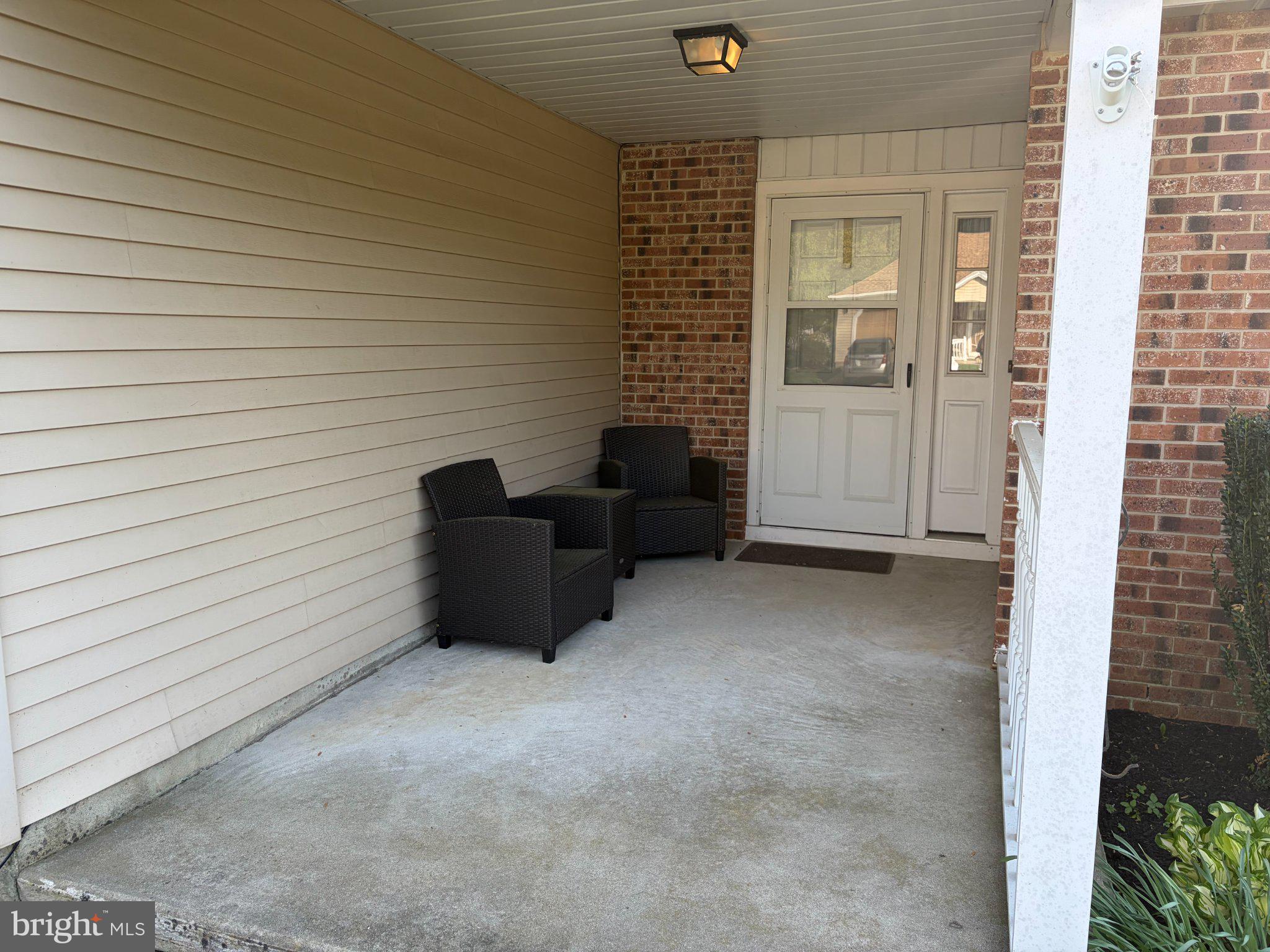 92 KNOLLWOOD DRIVE