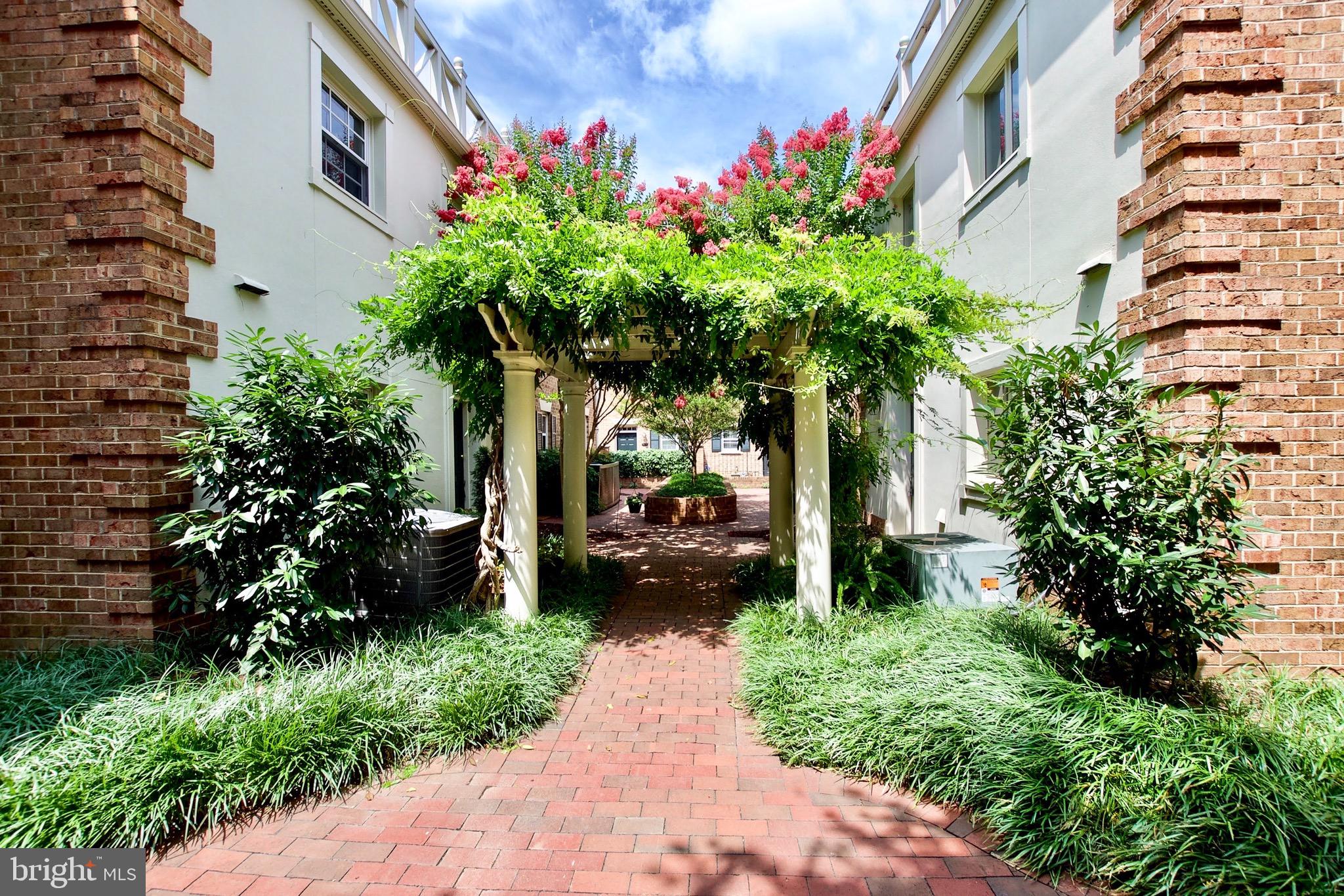 WATERGATE OF ALEXANDRIA - Residential