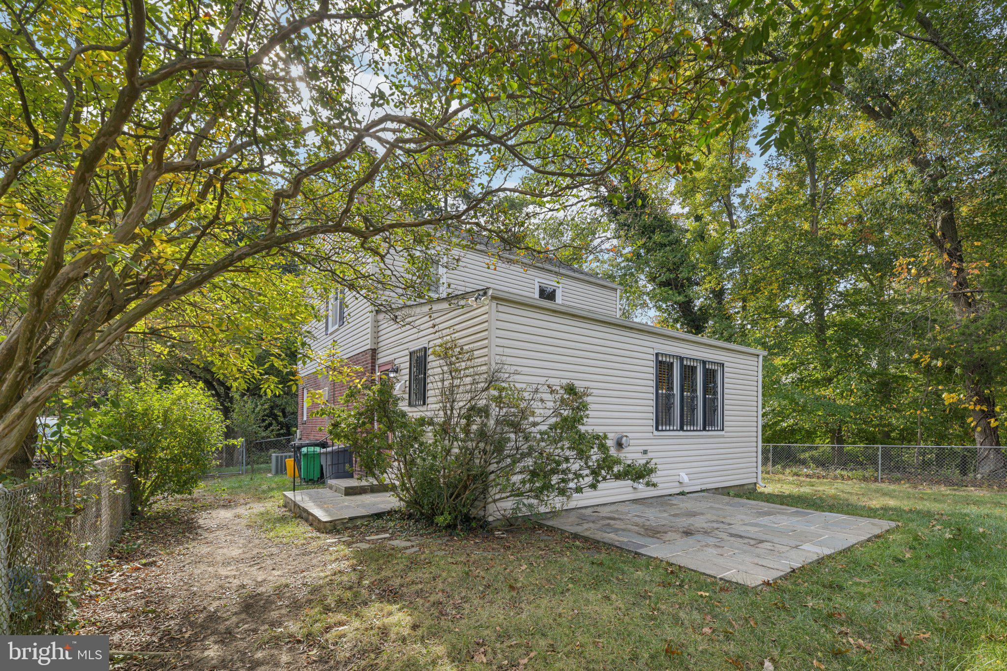 PARKLAWN - Residential Lease