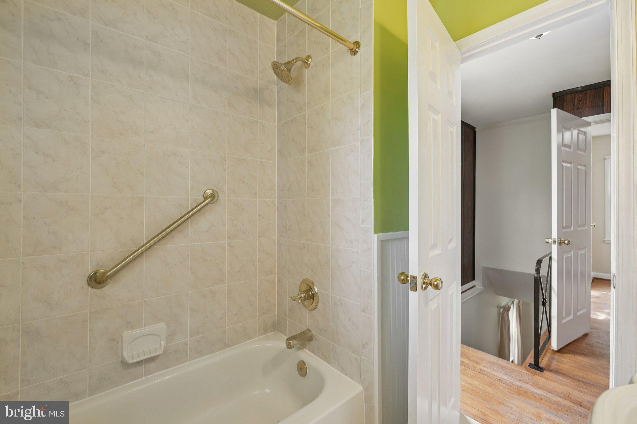 PARKLAWN - Residential Lease