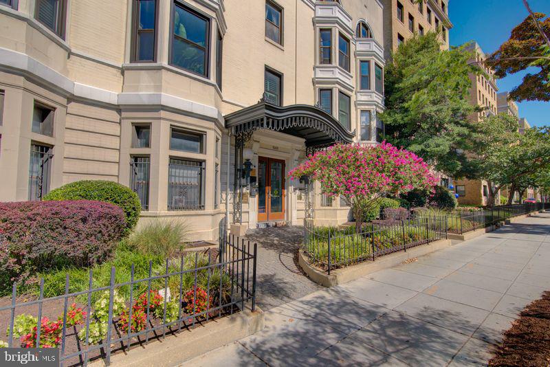 1669 COLUMBIA ROAD NW 113