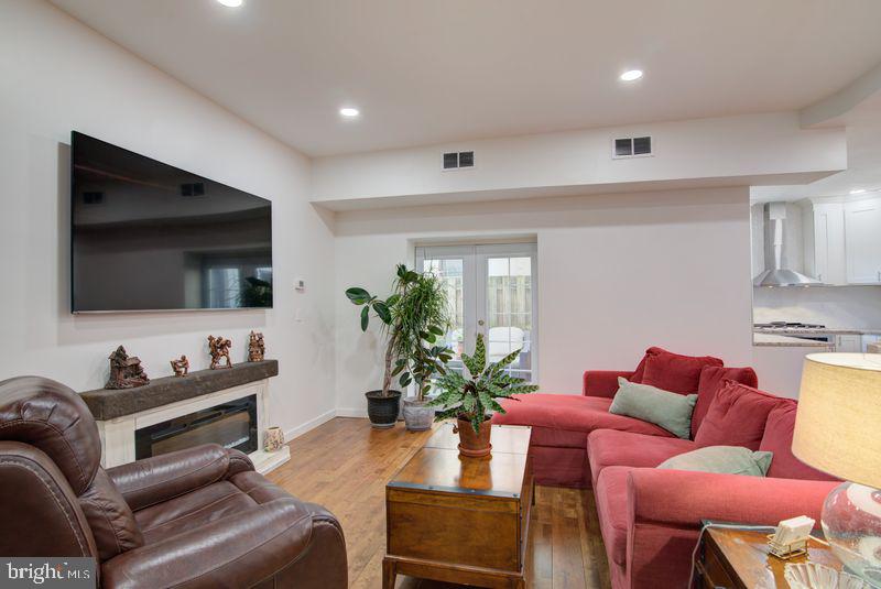 1669 COLUMBIA ROAD NW 113