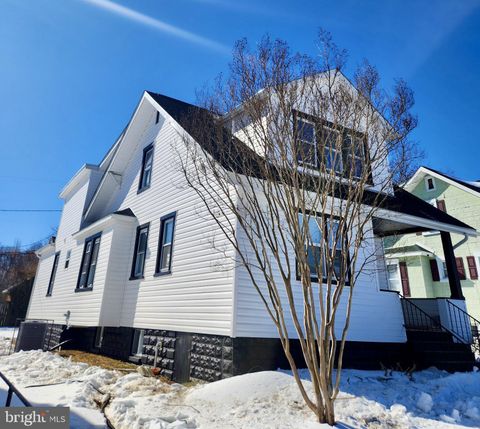 2911 PINEWOOD AVENUE BALTIMORE MD 21214