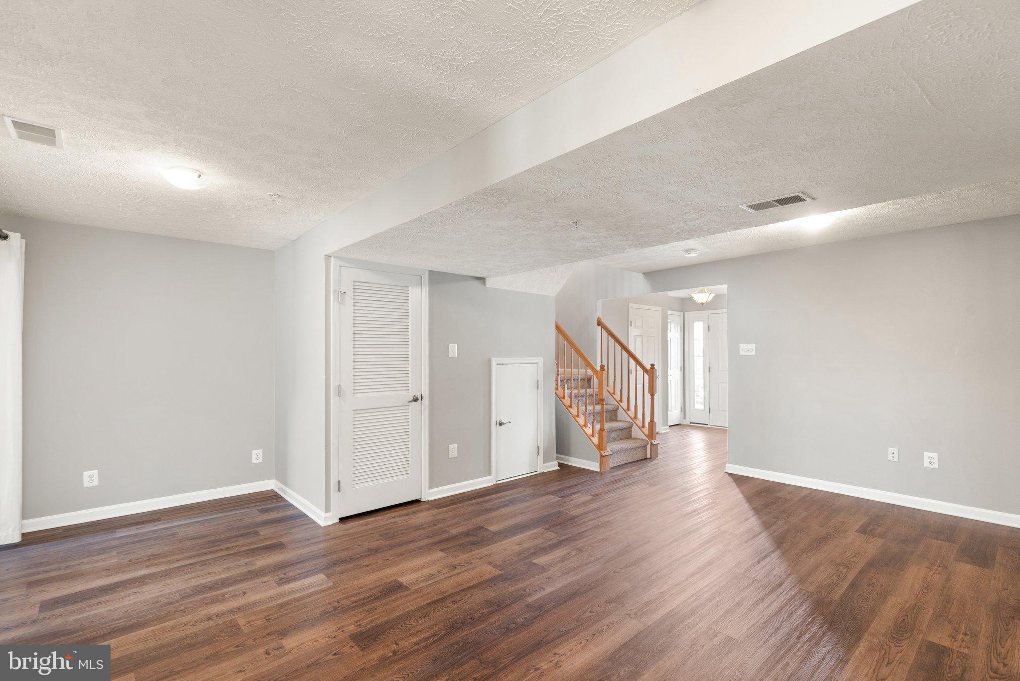 IRWINS CHOICE - Residential Lease