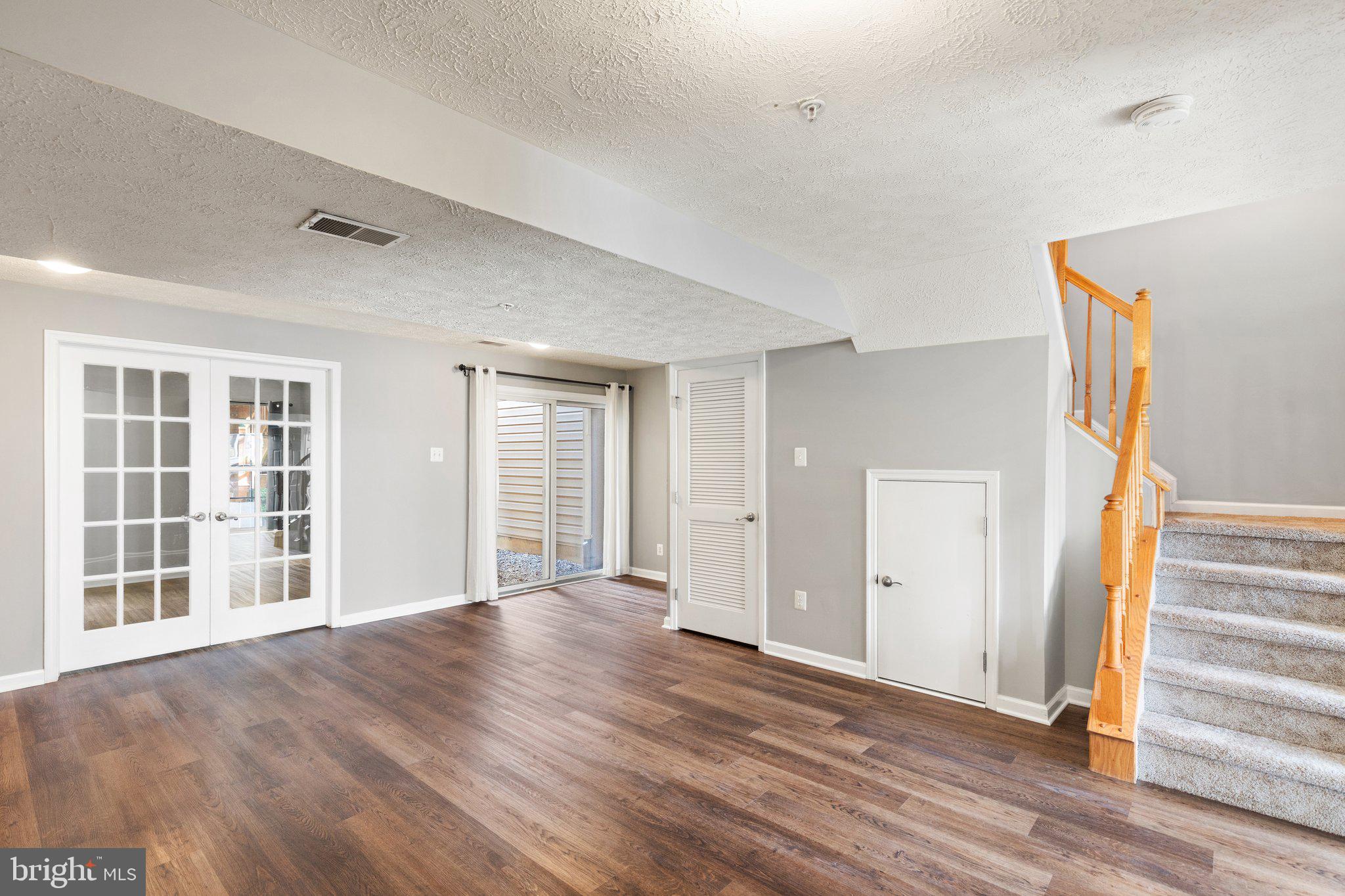 IRWINS CHOICE - Residential Lease