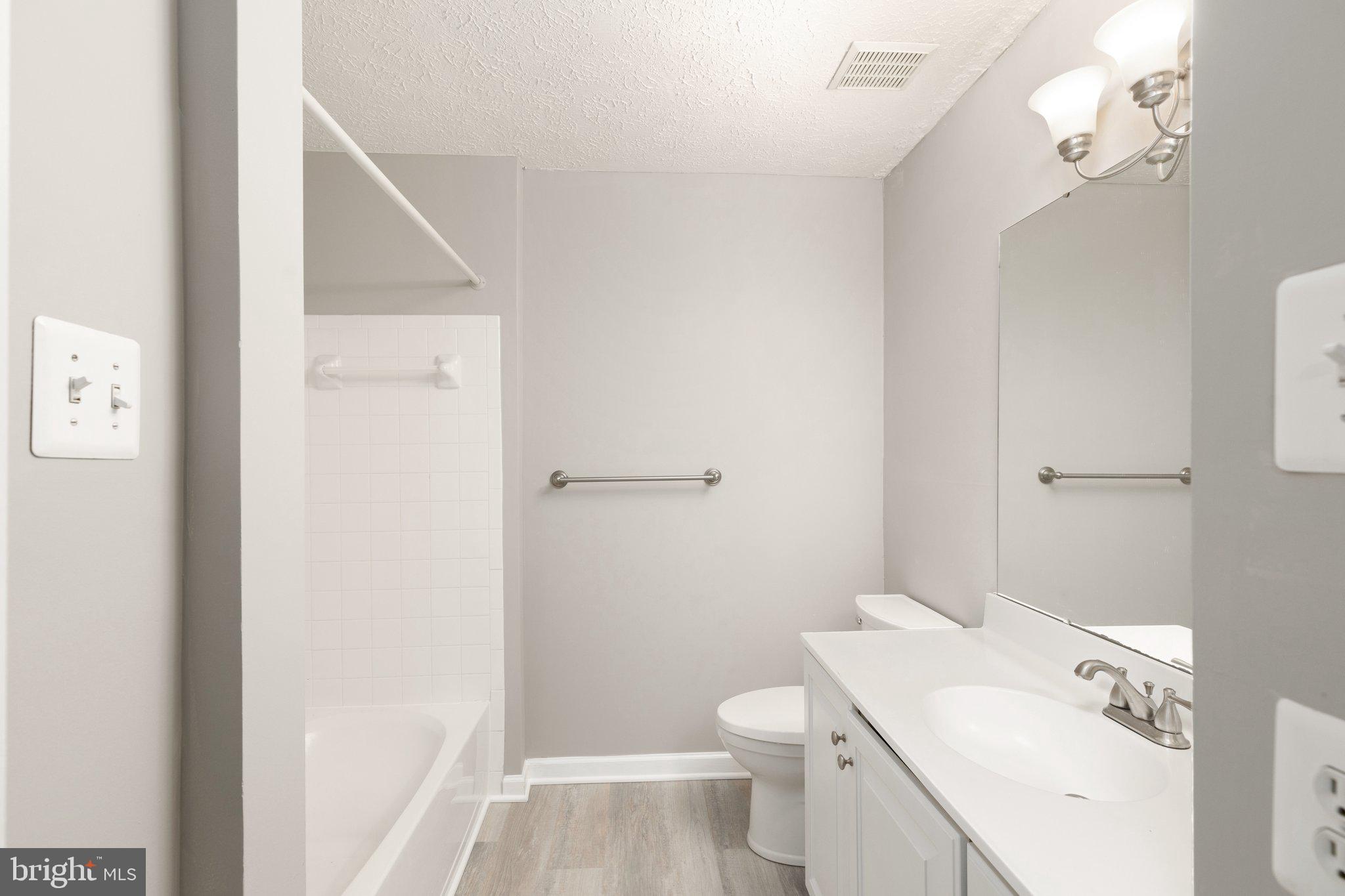 IRWINS CHOICE - Residential Lease