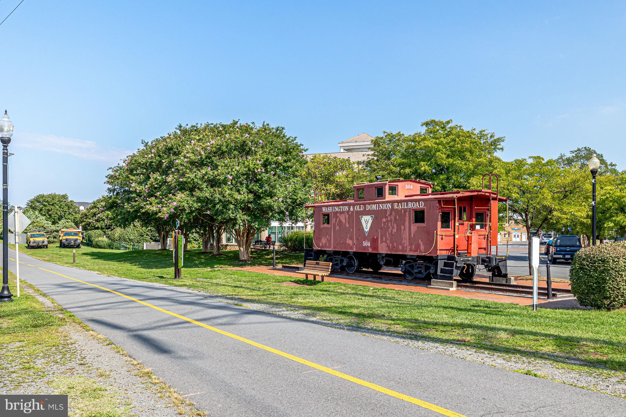 FORTNIGHTLY SQUARE - Residential
