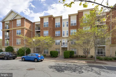 815 Branch Drive Unit 404, Herndon, VA MLS: VAFX2233846