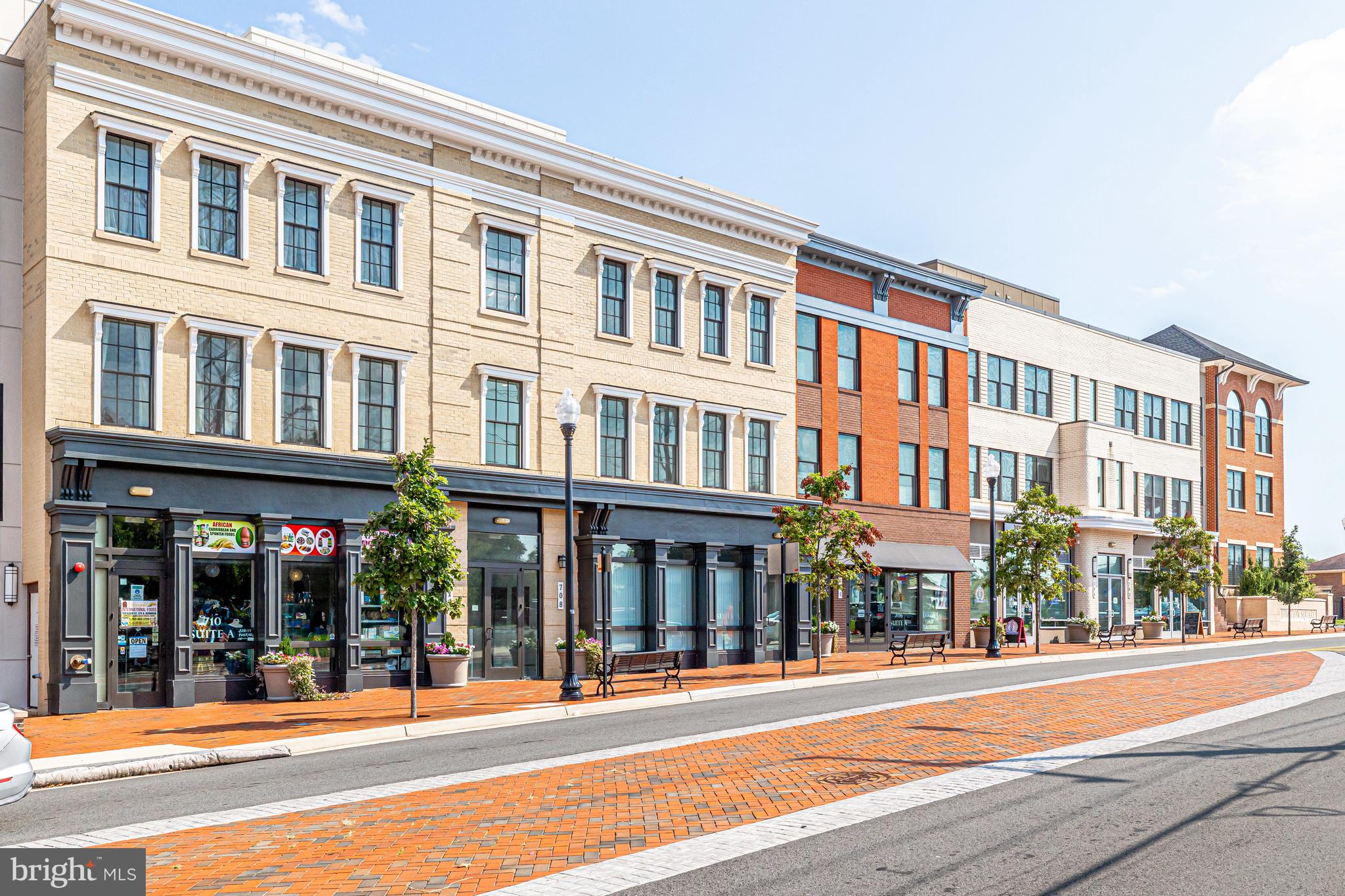 FORTNIGHTLY SQUARE - Residential