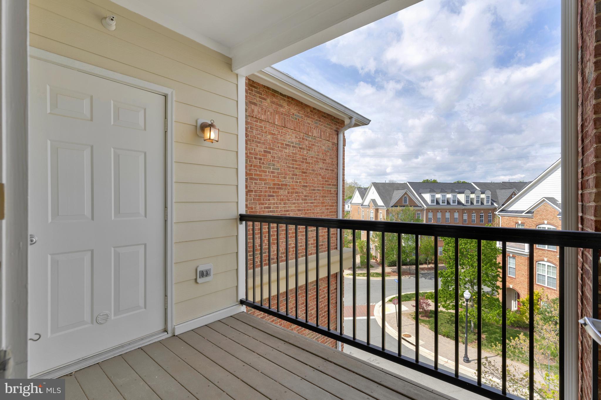 815 BRANCH DRIVE 404