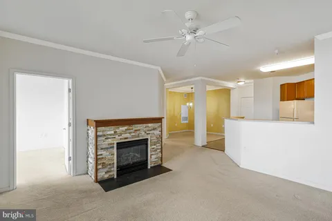815 Branch Drive Unit 404, Herndon, VA MLS: VAFX2233846
