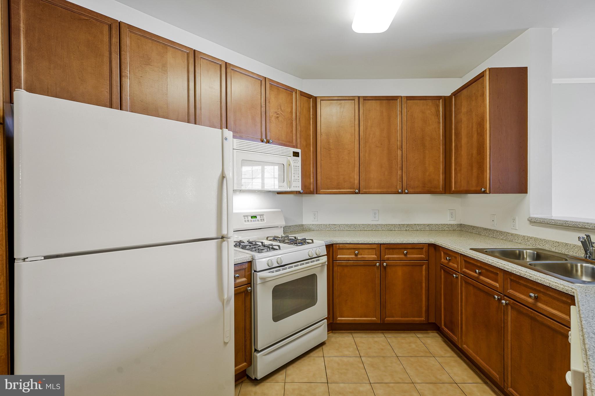 FORTNIGHTLY SQUARE - Residential