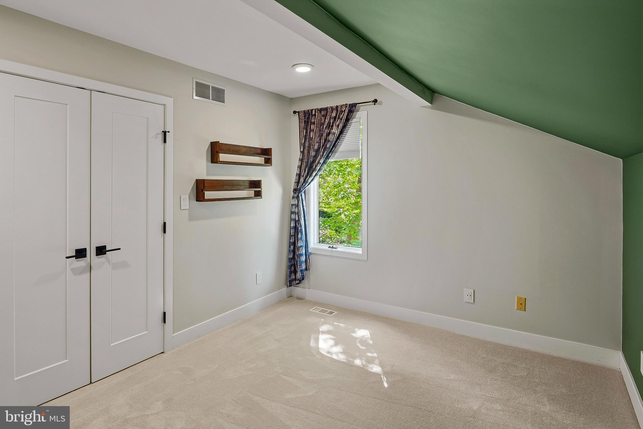 CRESSTON PARK - Residential