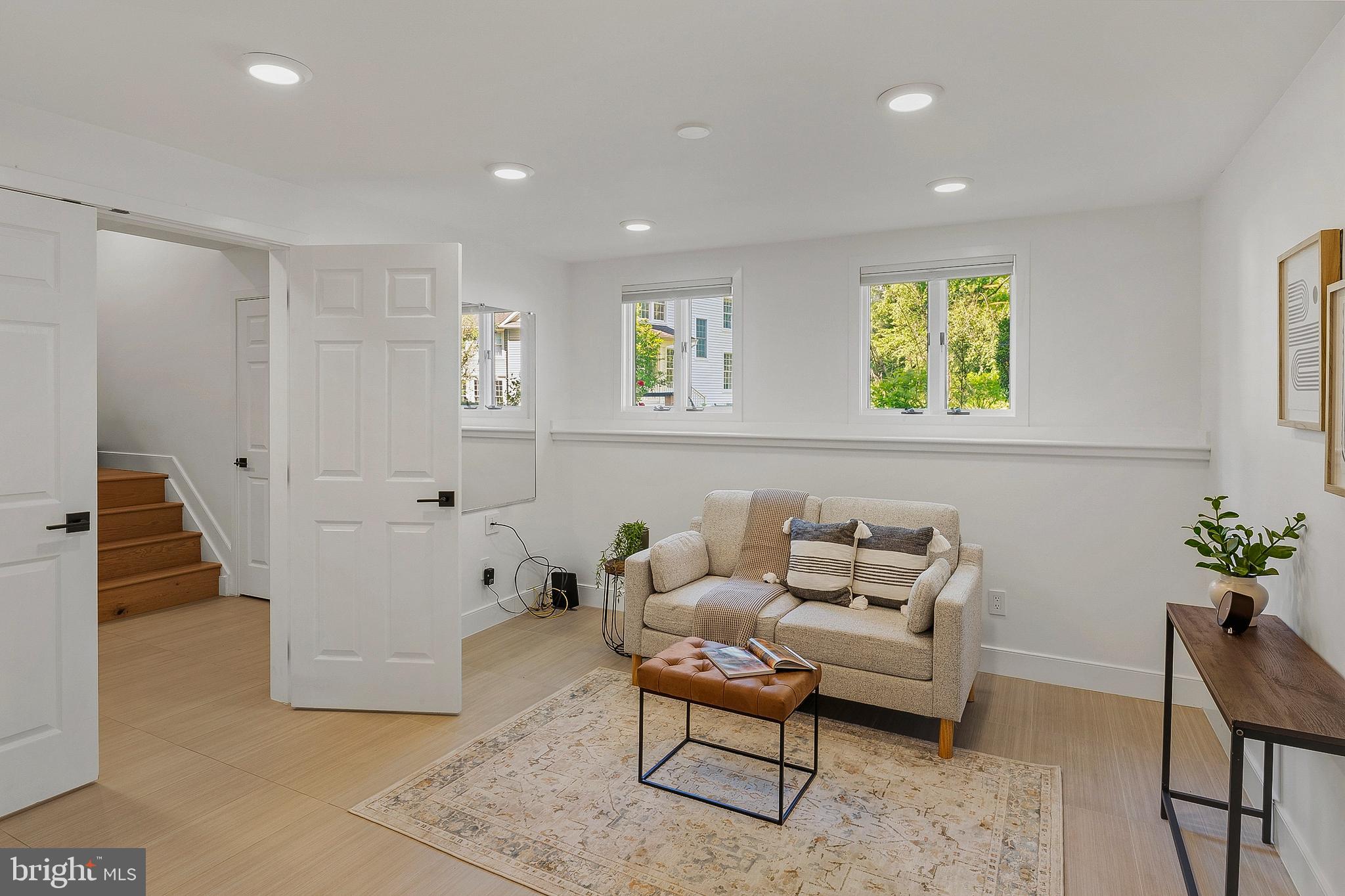 CRESSTON PARK - Residential