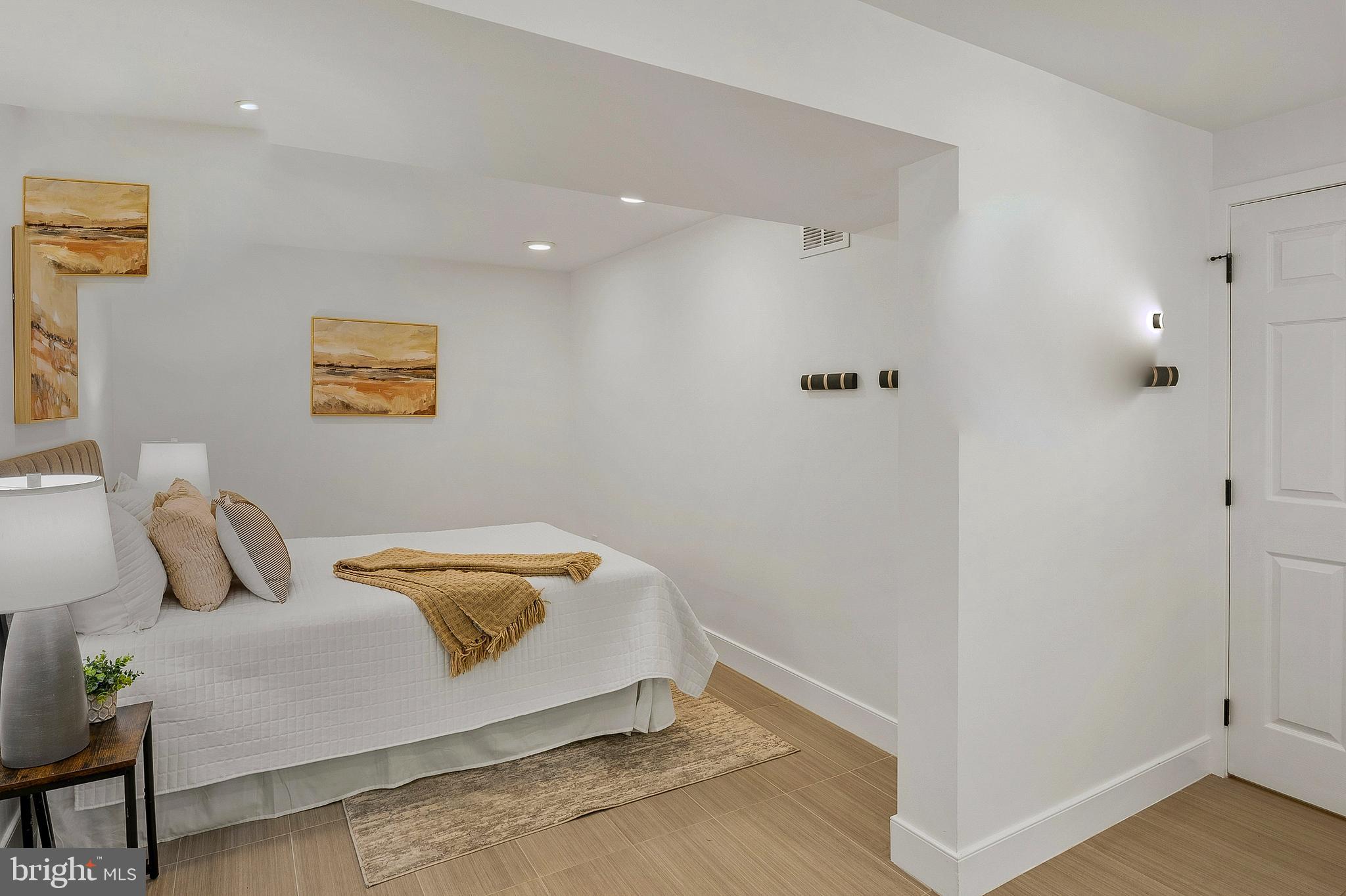 CRESSTON PARK - Residential