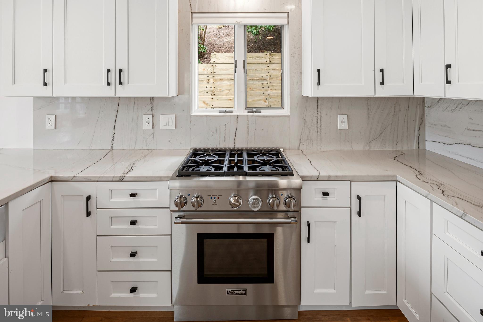 CRESSTON PARK - Residential