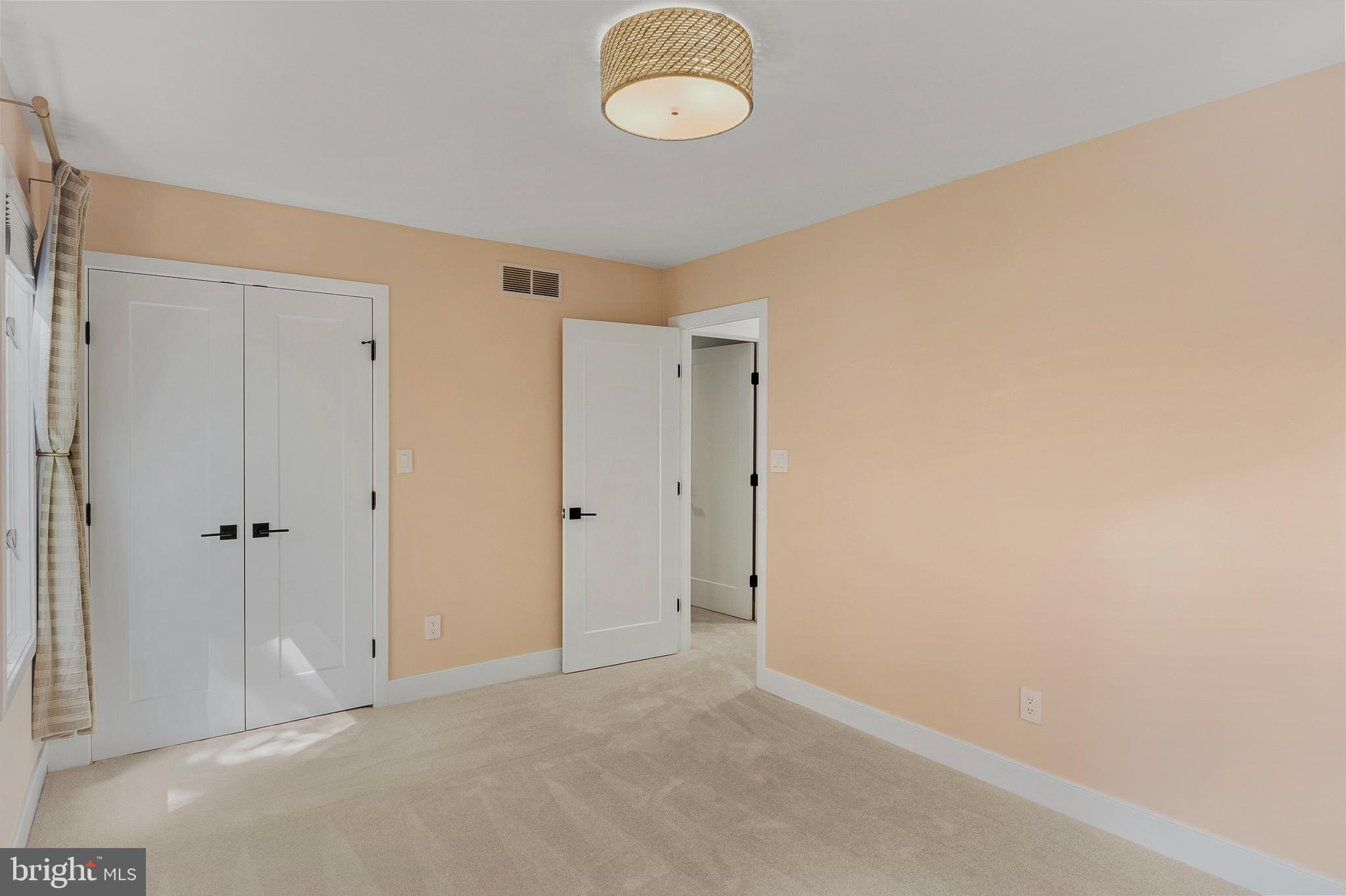 CRESSTON PARK - Residential