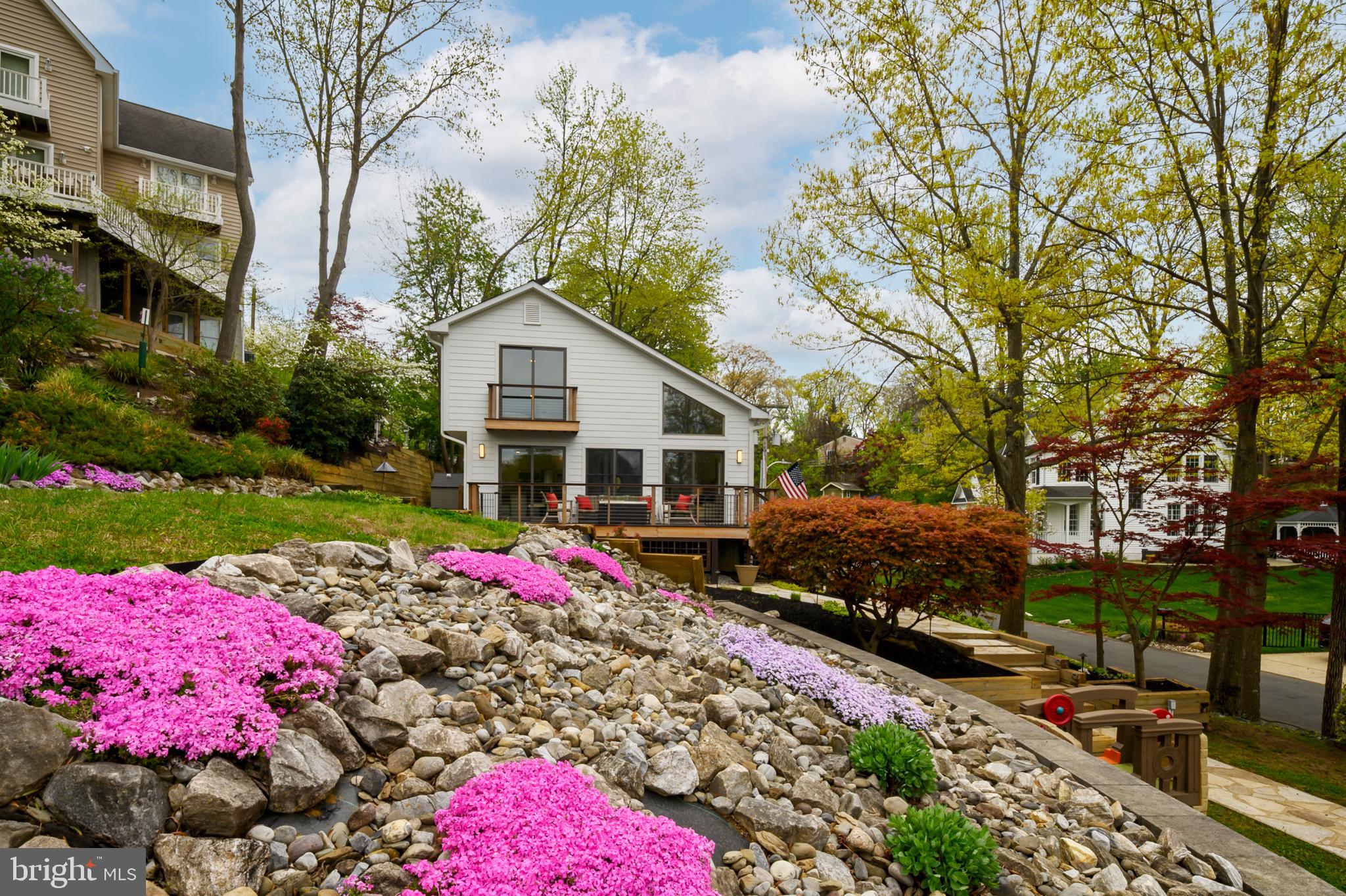 122 SHORE ROAD