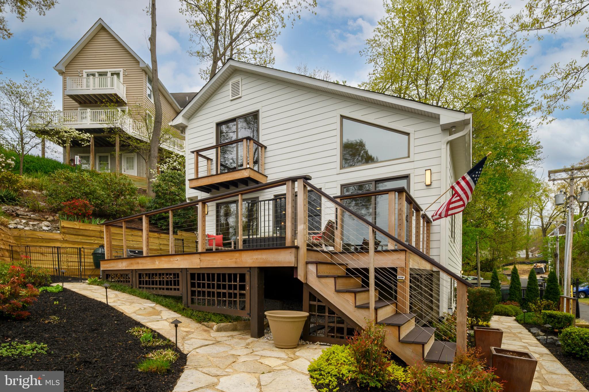 122 SHORE ROAD