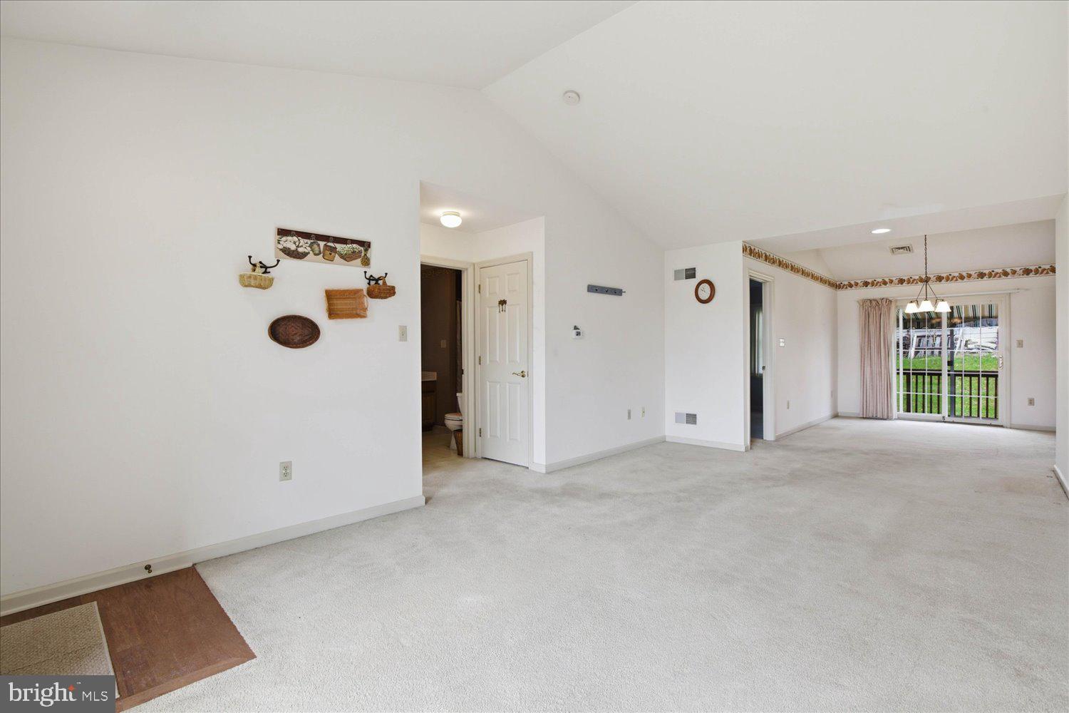 MANOR OAKS - Residential