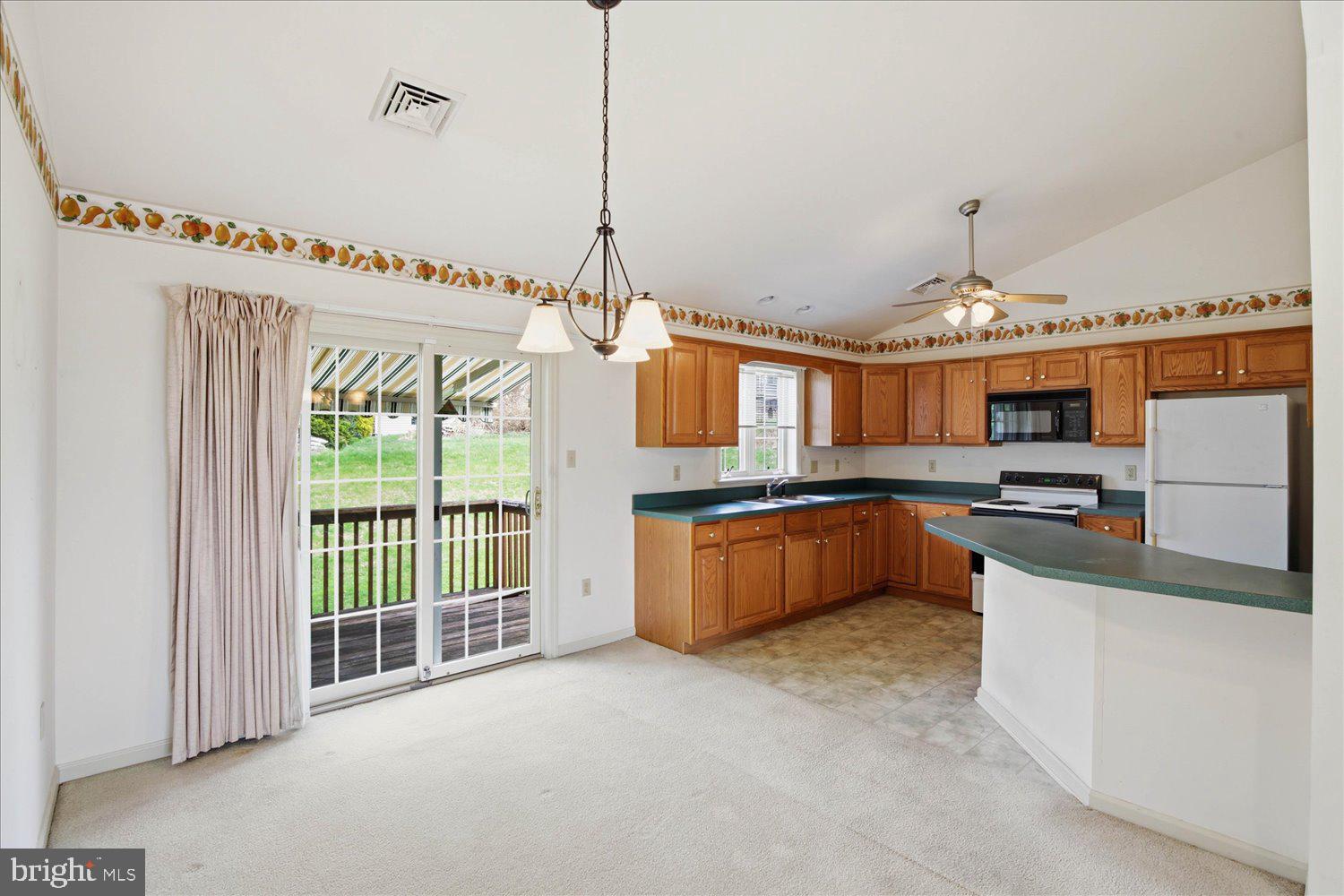 MANOR OAKS - Residential