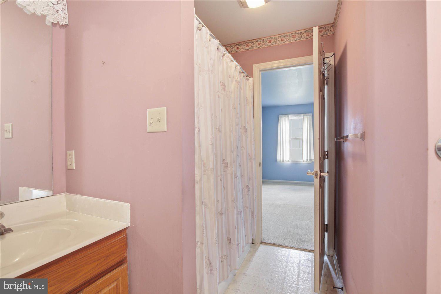 MANOR OAKS - Residential