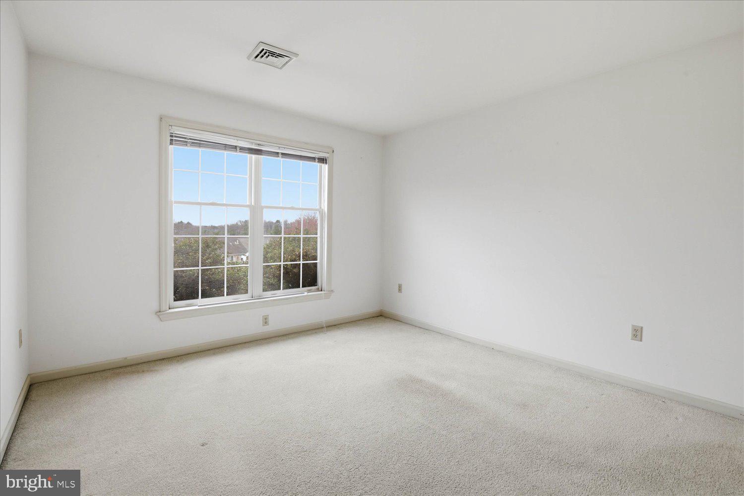 MANOR OAKS - Residential