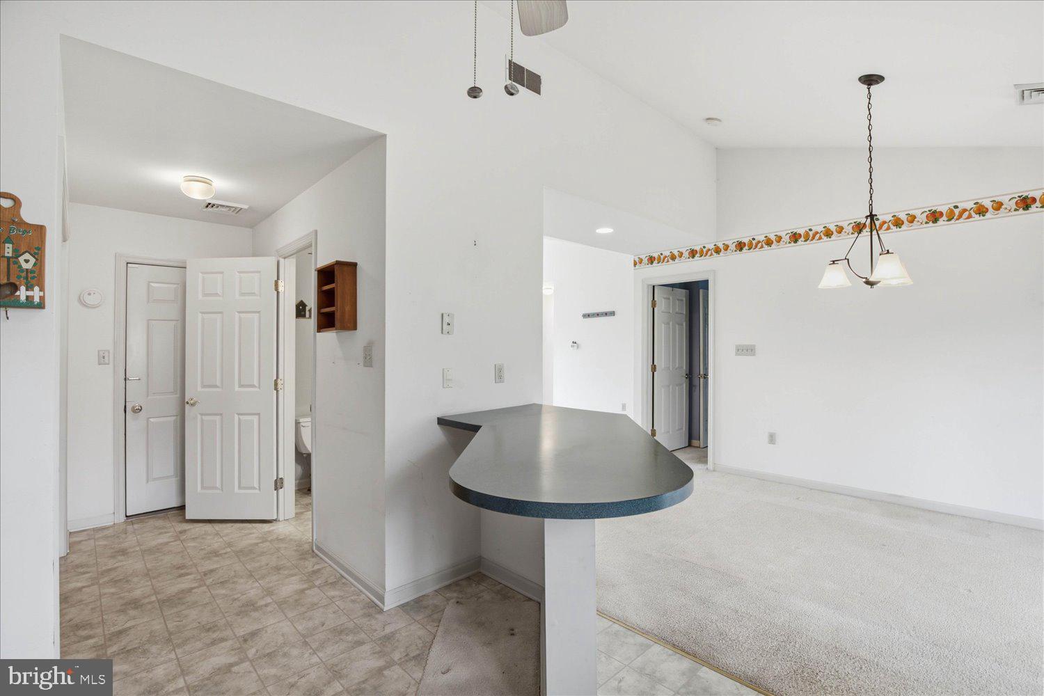 MANOR OAKS - Residential