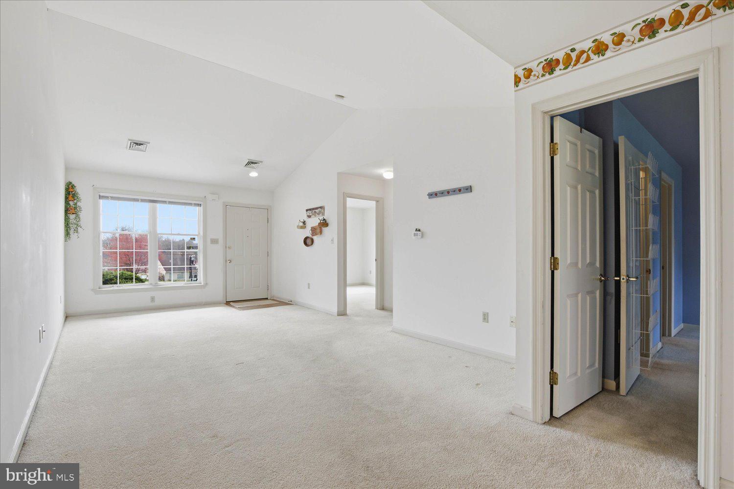 MANOR OAKS - Residential