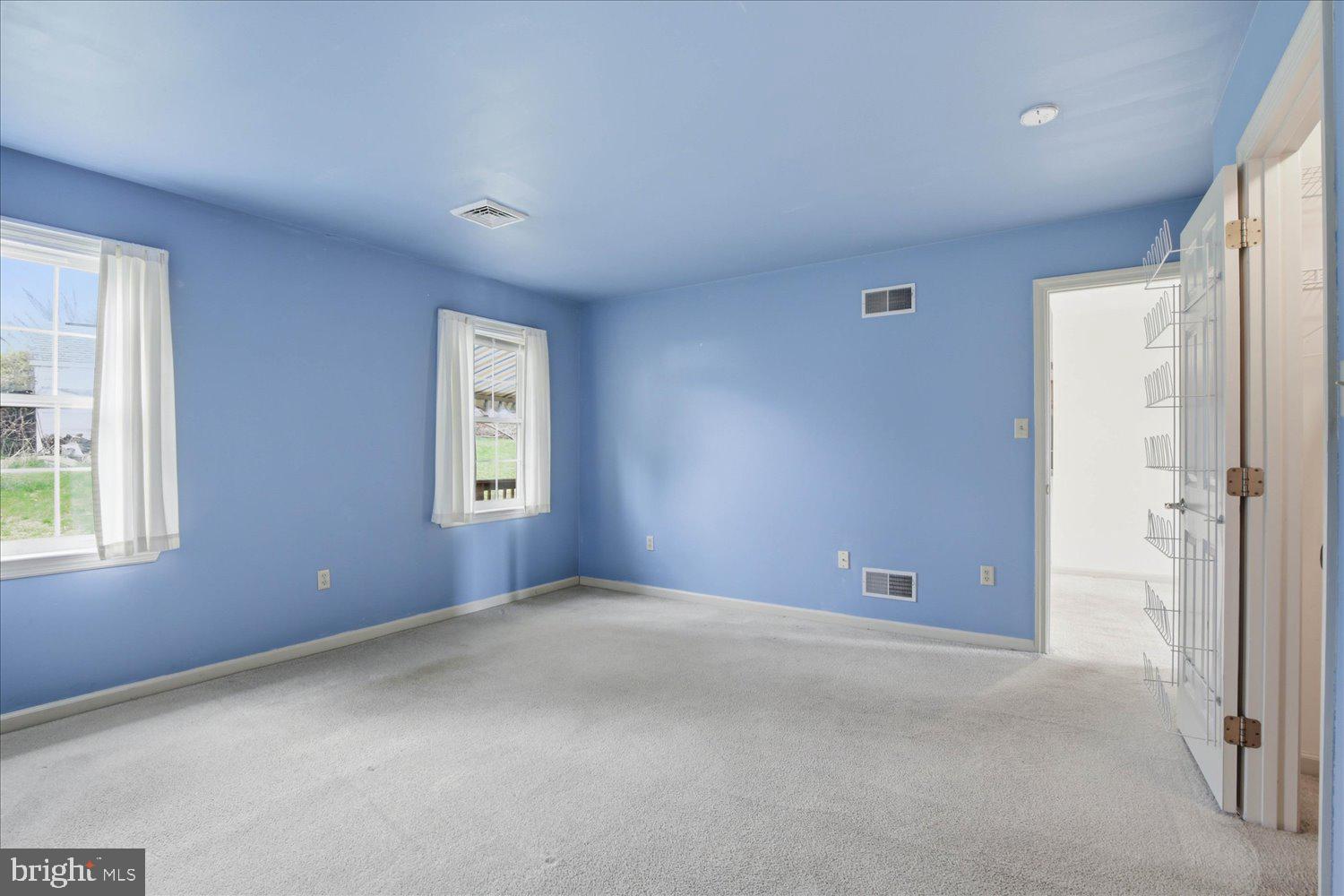 MANOR OAKS - Residential