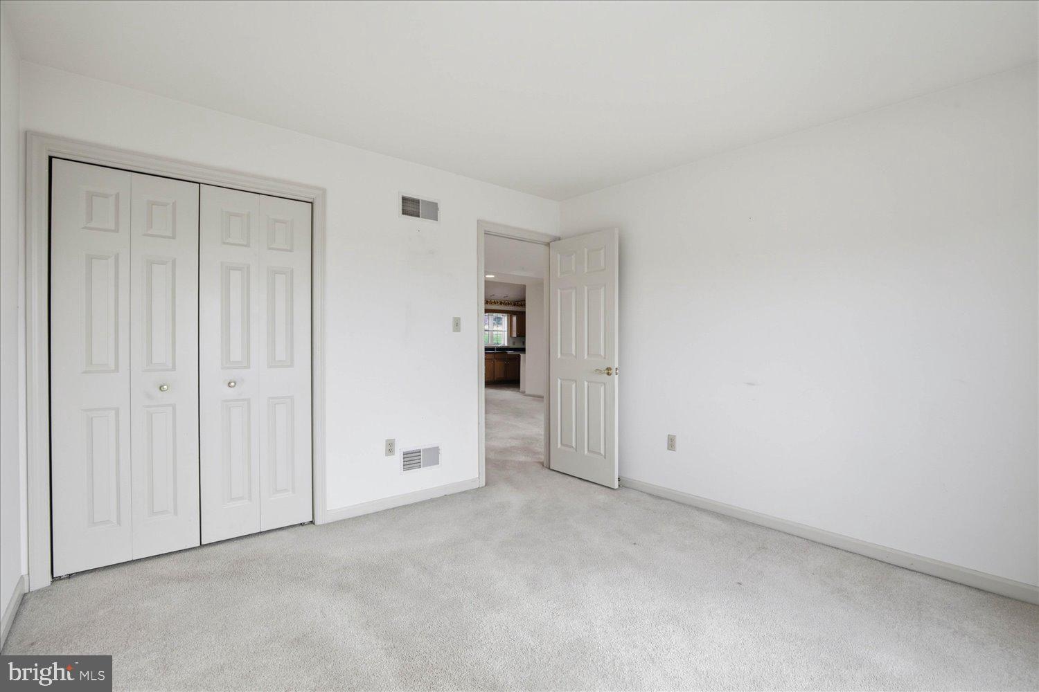 MANOR OAKS - Residential