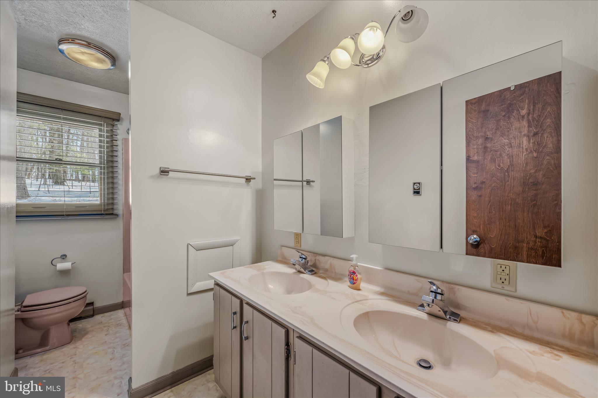 SHIRLEY FARMS - Residential