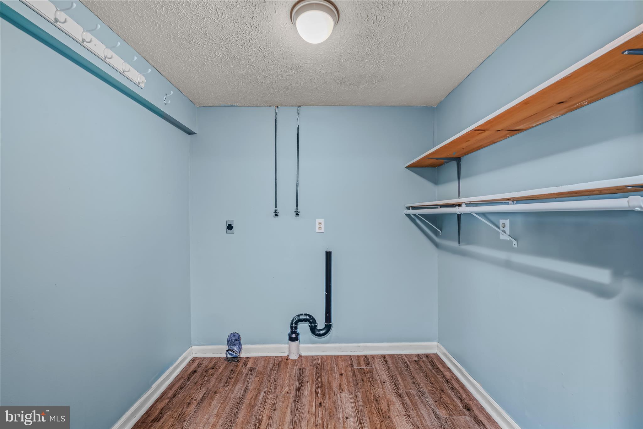 SHIRLEY FARMS - Residential